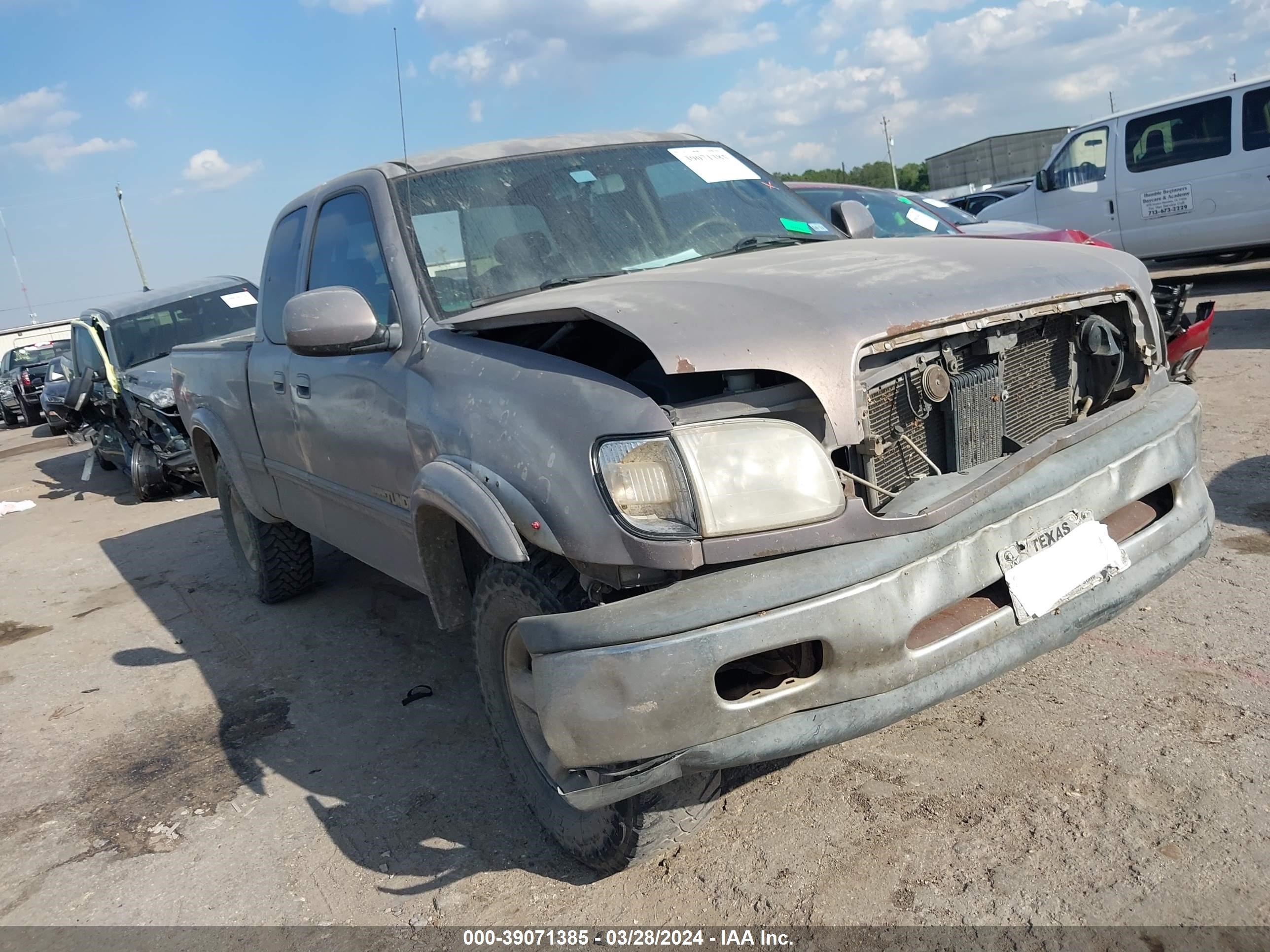 TOYOTA TUNDRA 2000 5tbrt3814ys099033