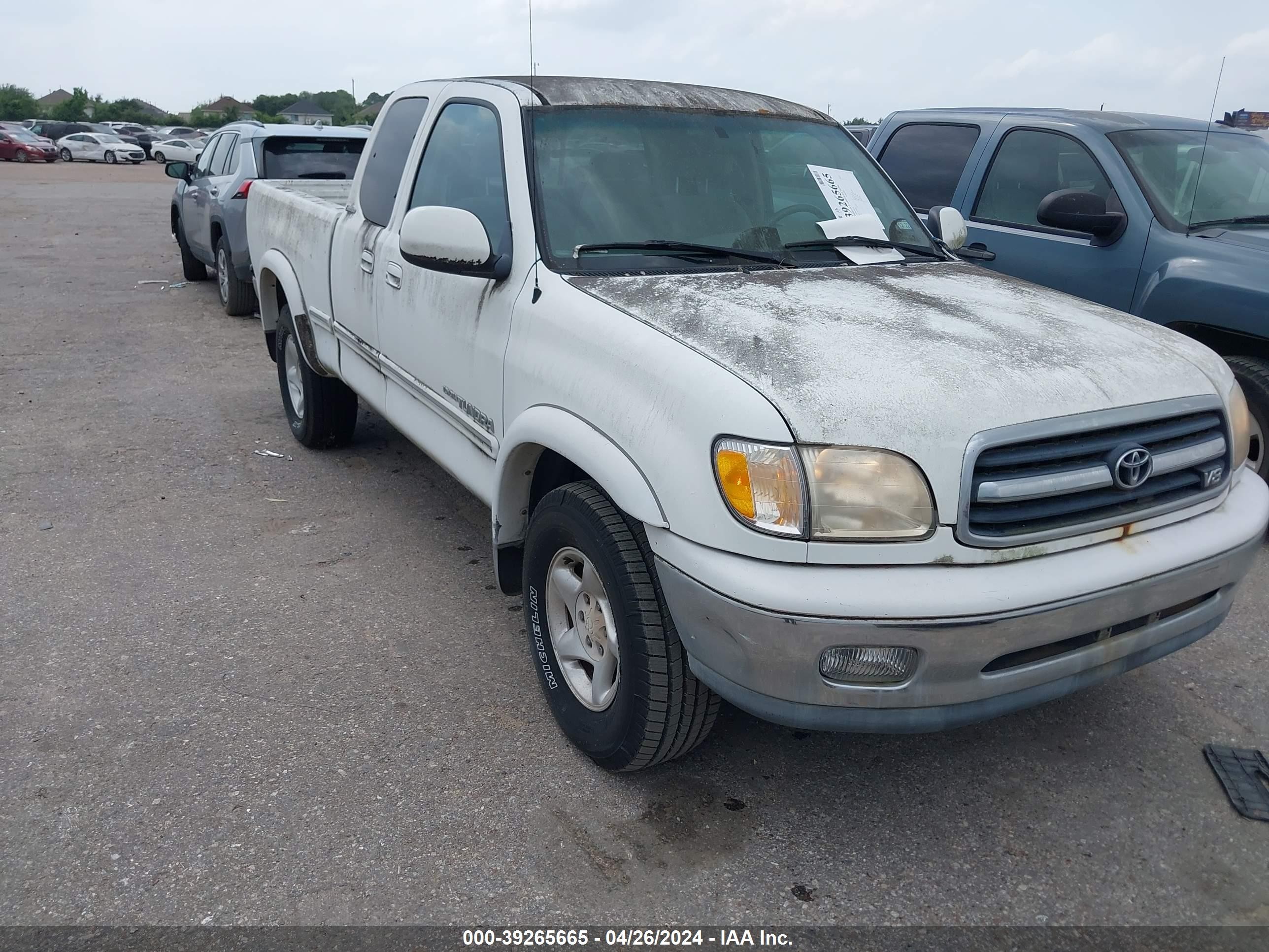 TOYOTA TUNDRA 2000 5tbrt3818ys053656