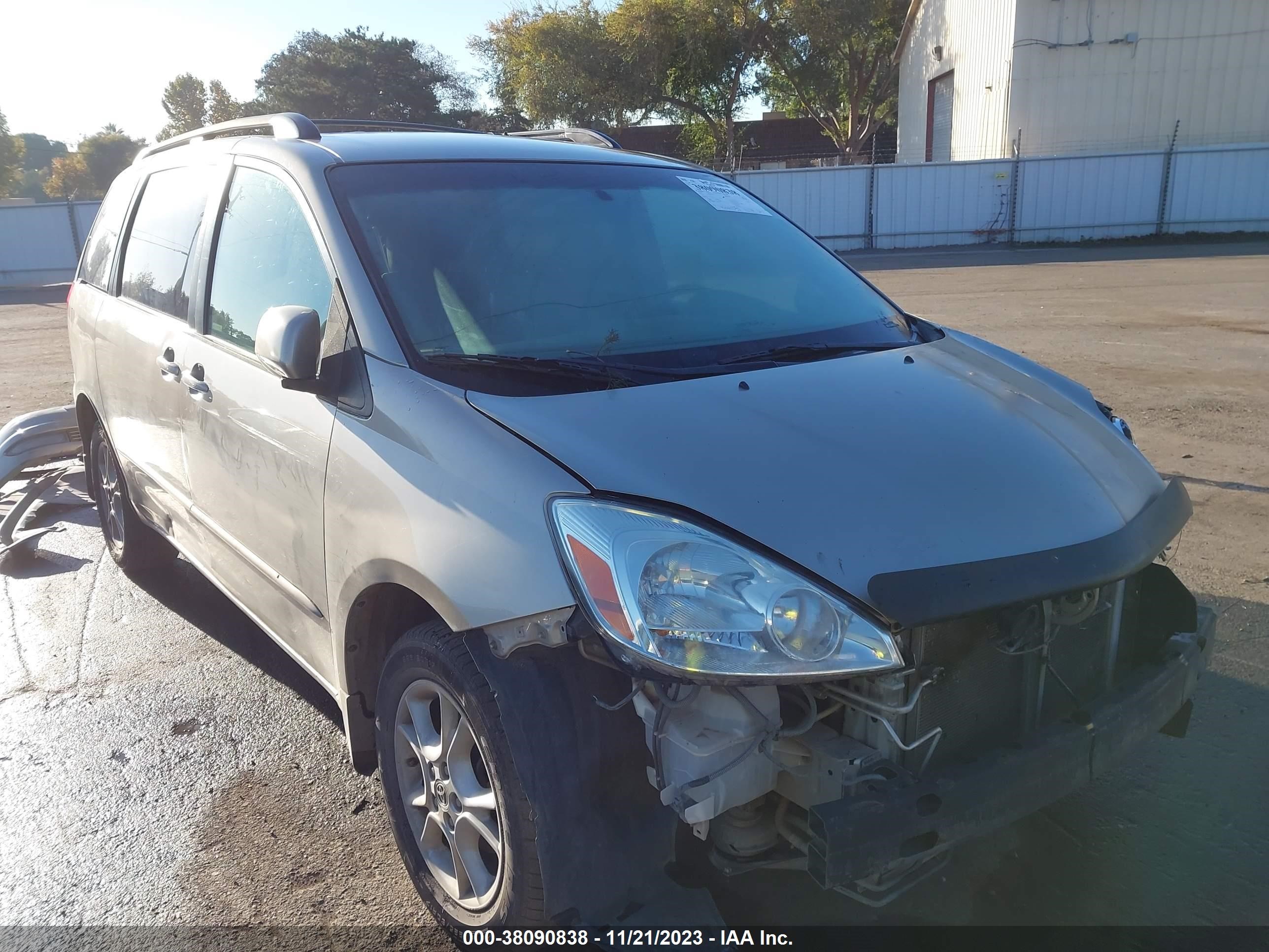 TOYOTA SIENNA 2004 5tdba22c04s000317