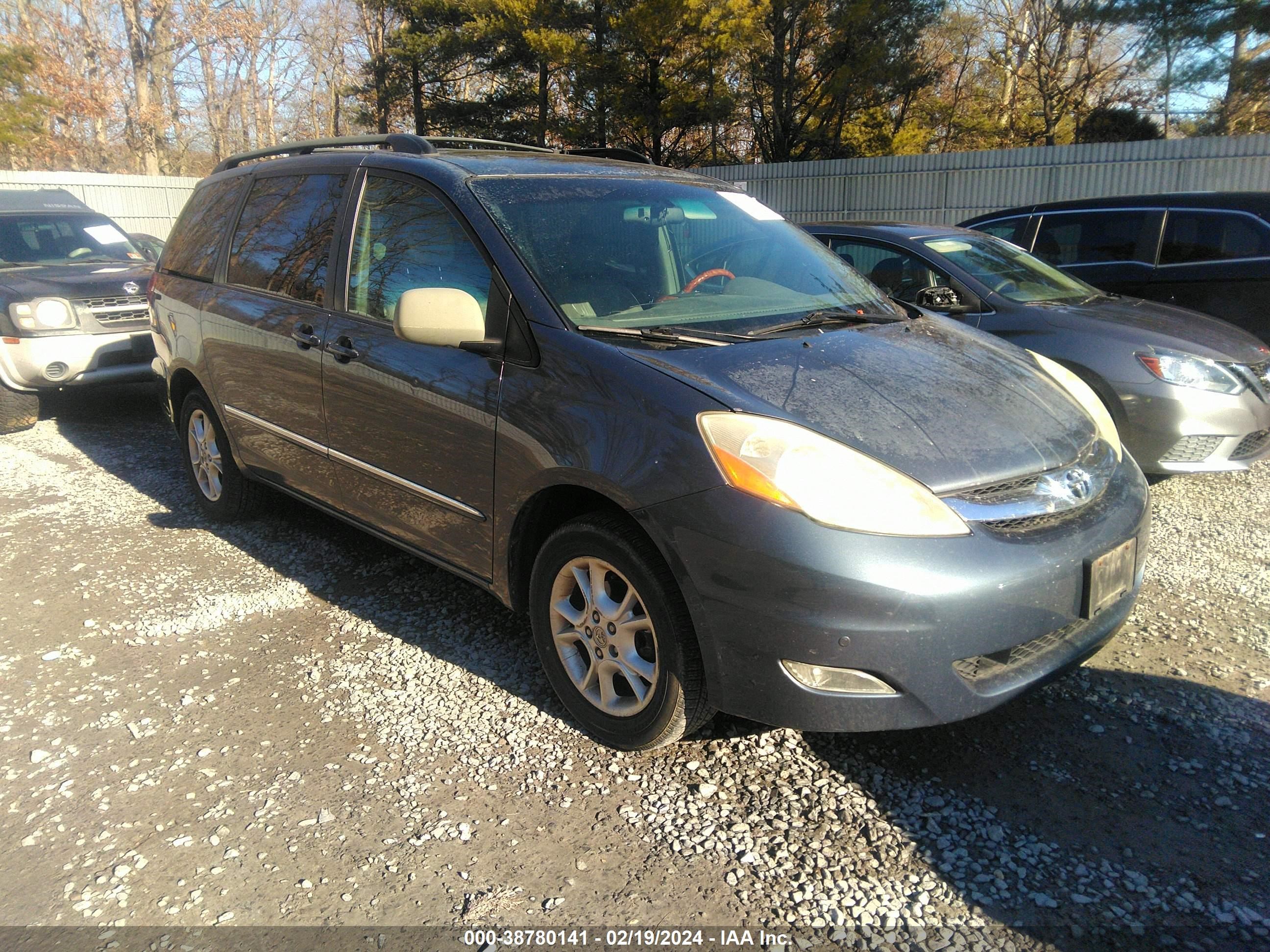 TOYOTA SIENNA 2006 5tdba22c16s074137