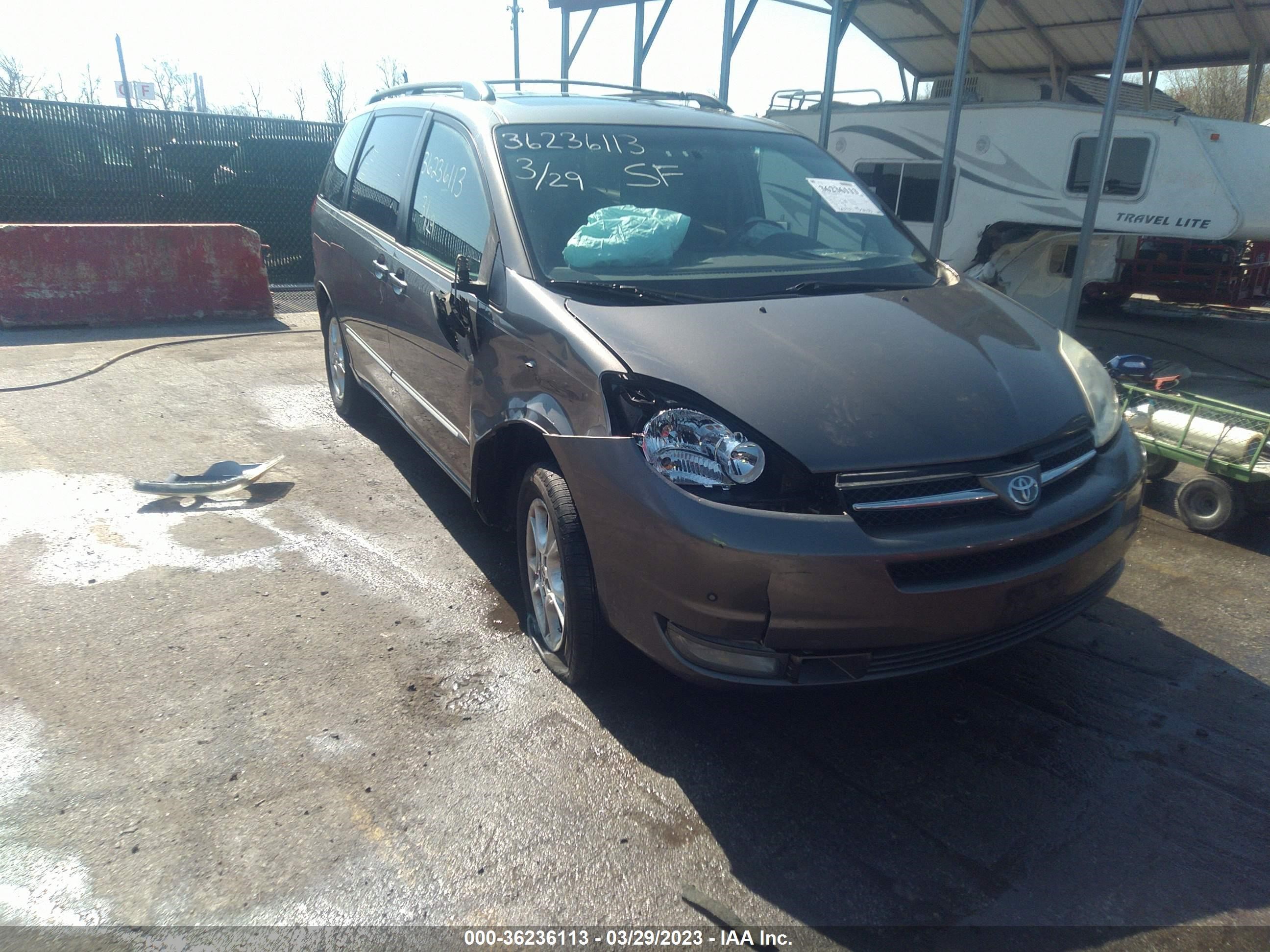 TOYOTA SIENNA 2004 5tdba22c84s021013