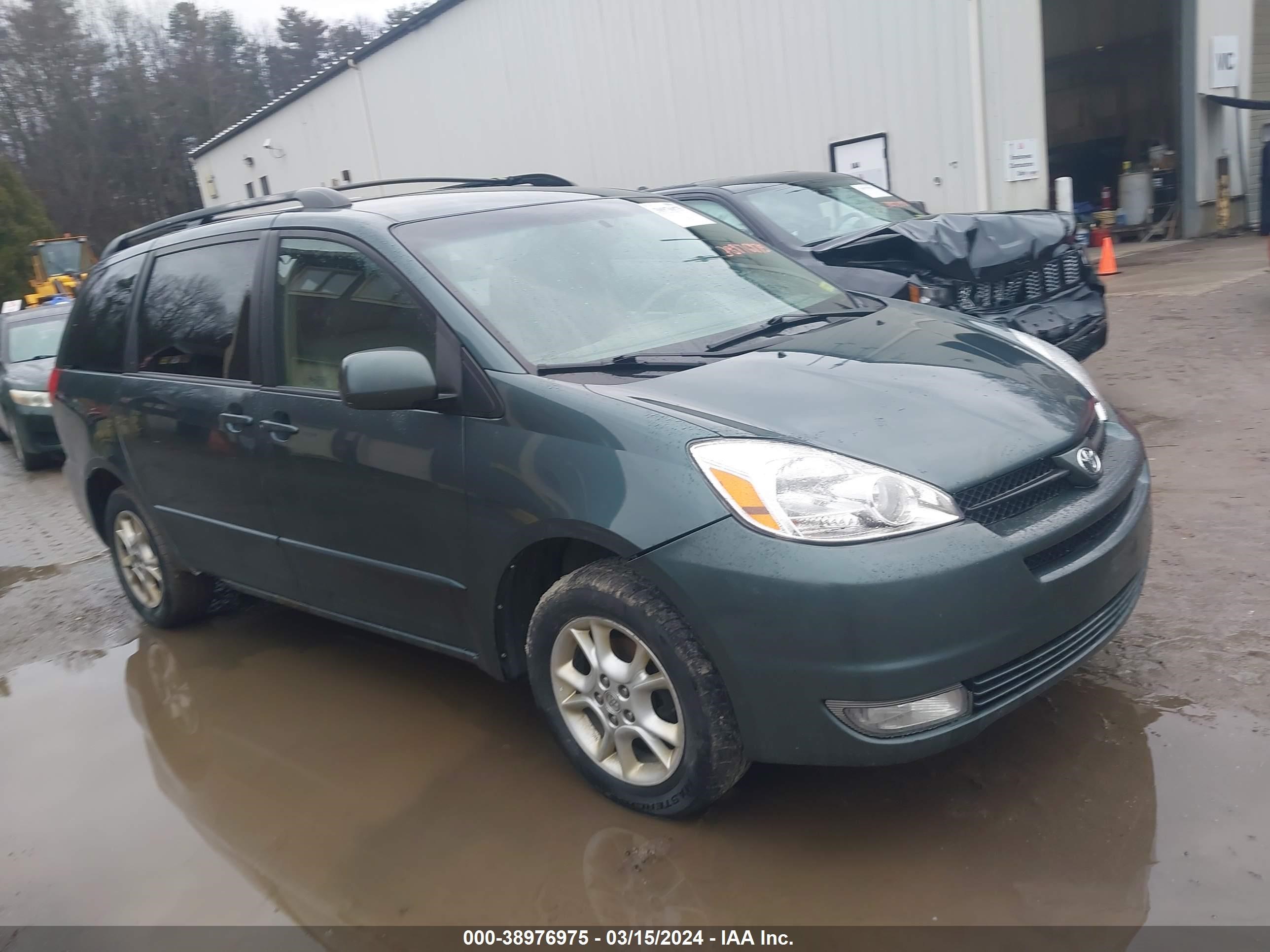 TOYOTA SIENNA 2004 5tdba22cx4s003869