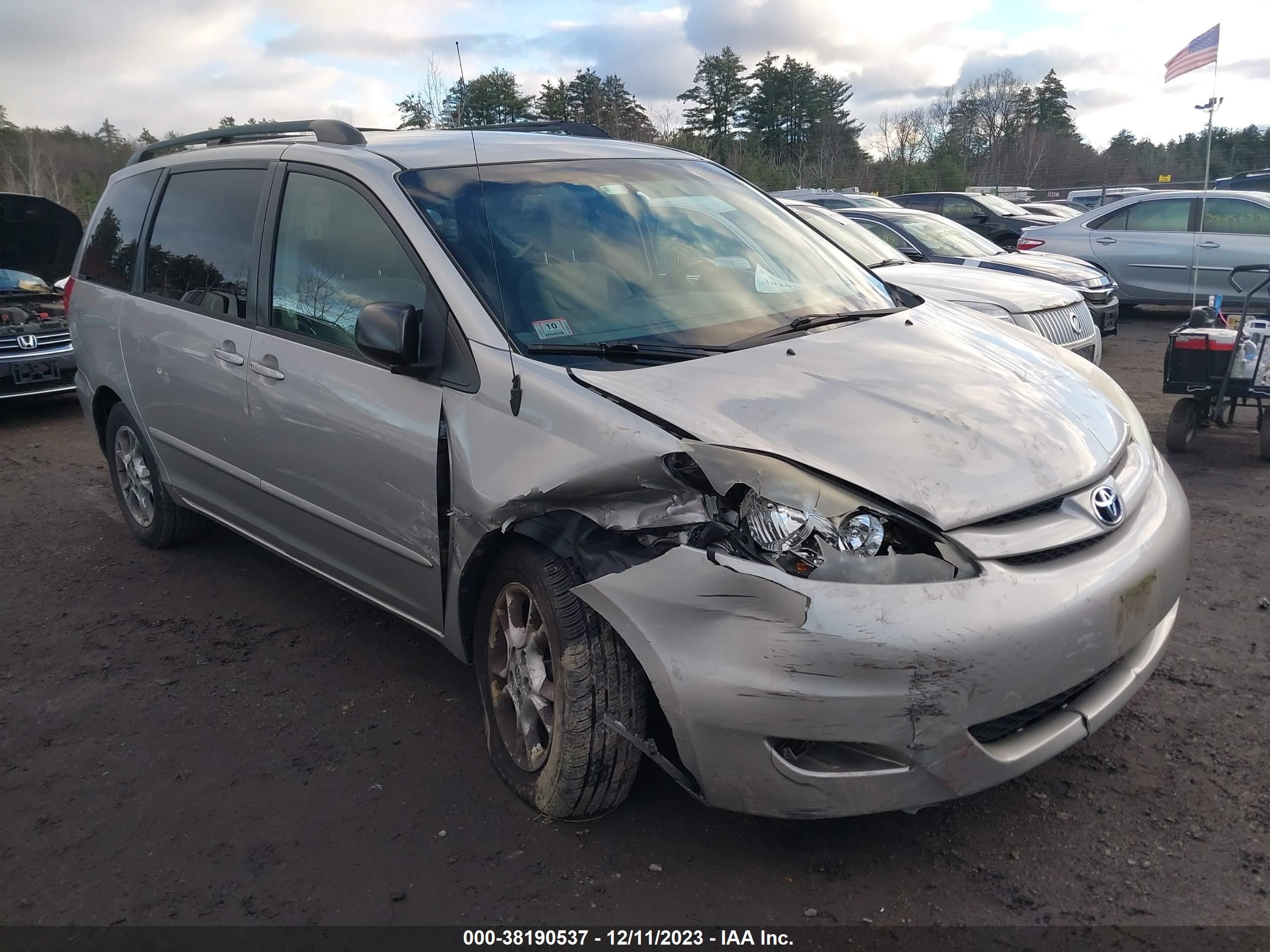 TOYOTA SIENNA 2006 5tdba23c06s071924