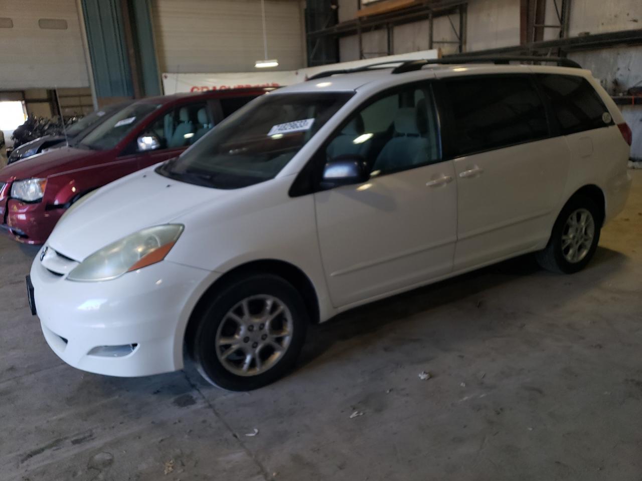 TOYOTA SIENNA 2006 5tdba23cx6s071106