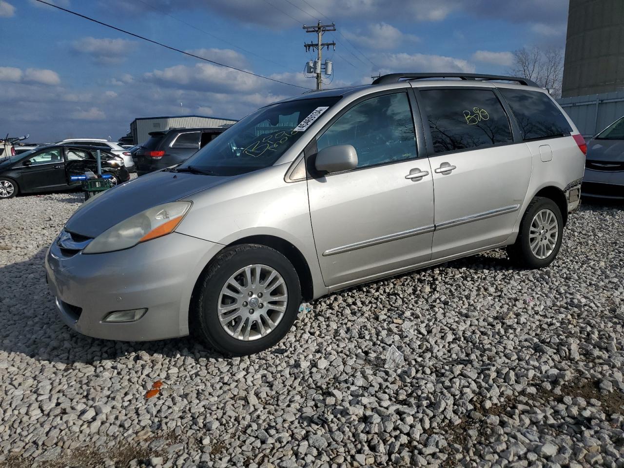 TOYOTA SIENNA 2008 5tdbk22c08s021011