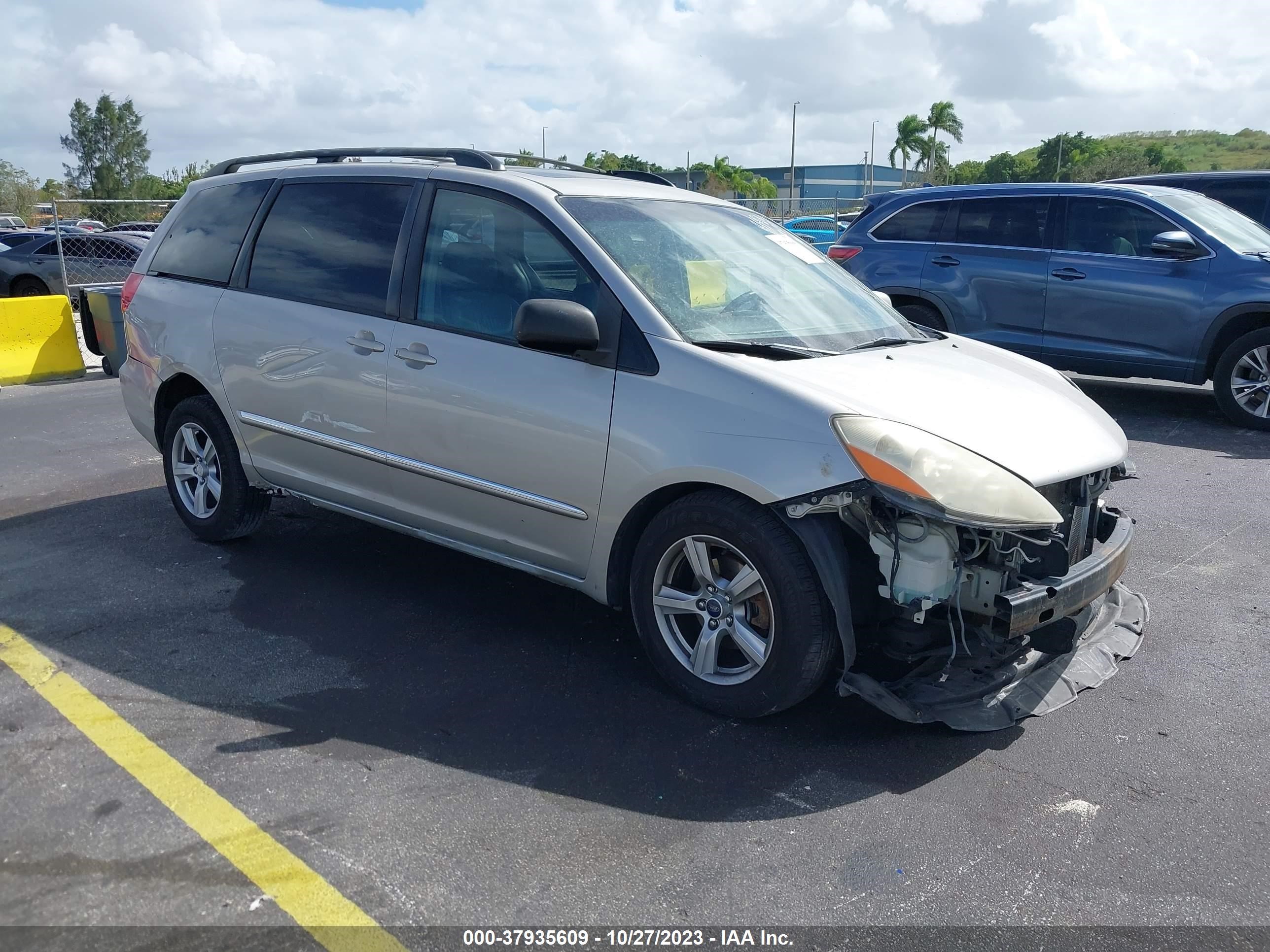 TOYOTA SIENNA 2008 5tdbk22cx8s009349