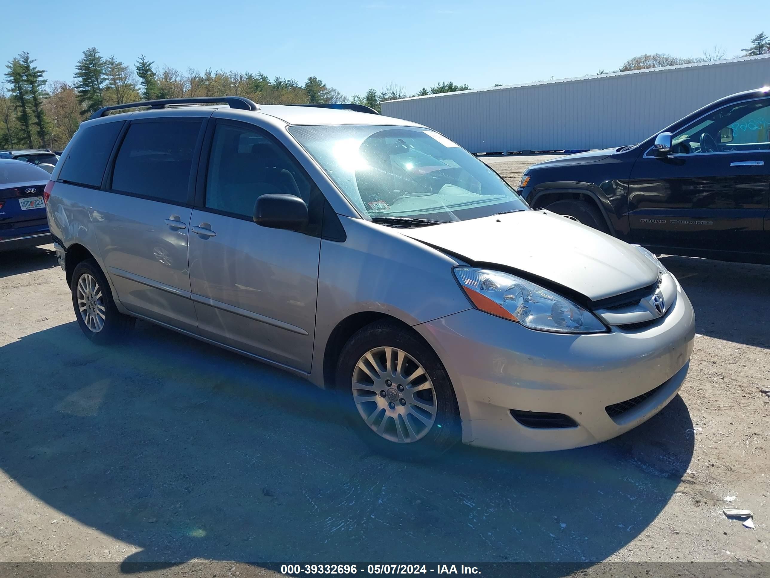 TOYOTA SIENNA 2008 5tdbk23cx8s008975