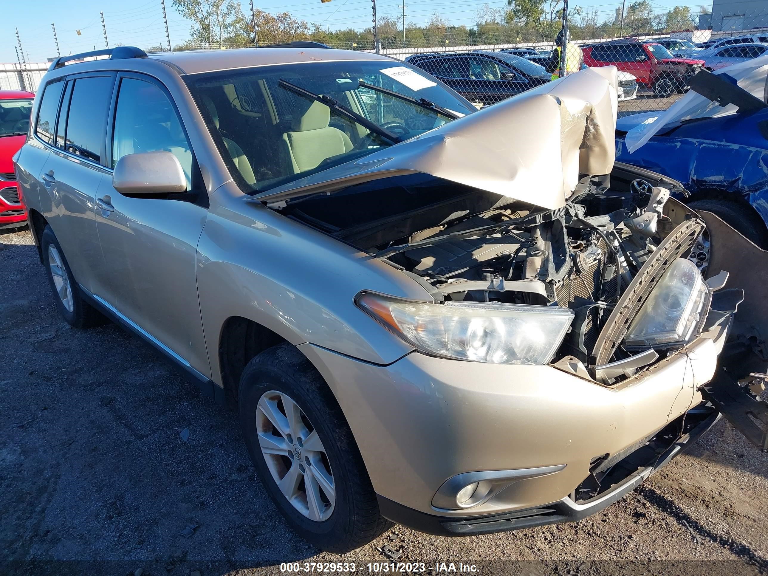 TOYOTA HIGHLANDER 2013 5tdbk3eh1ds266360