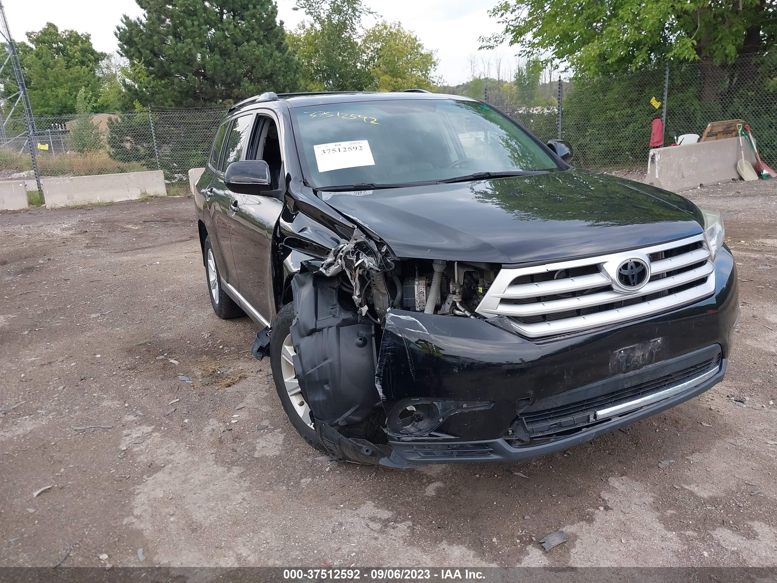 TOYOTA HIGHLANDER 2011 5tdbk3eh4bs089476