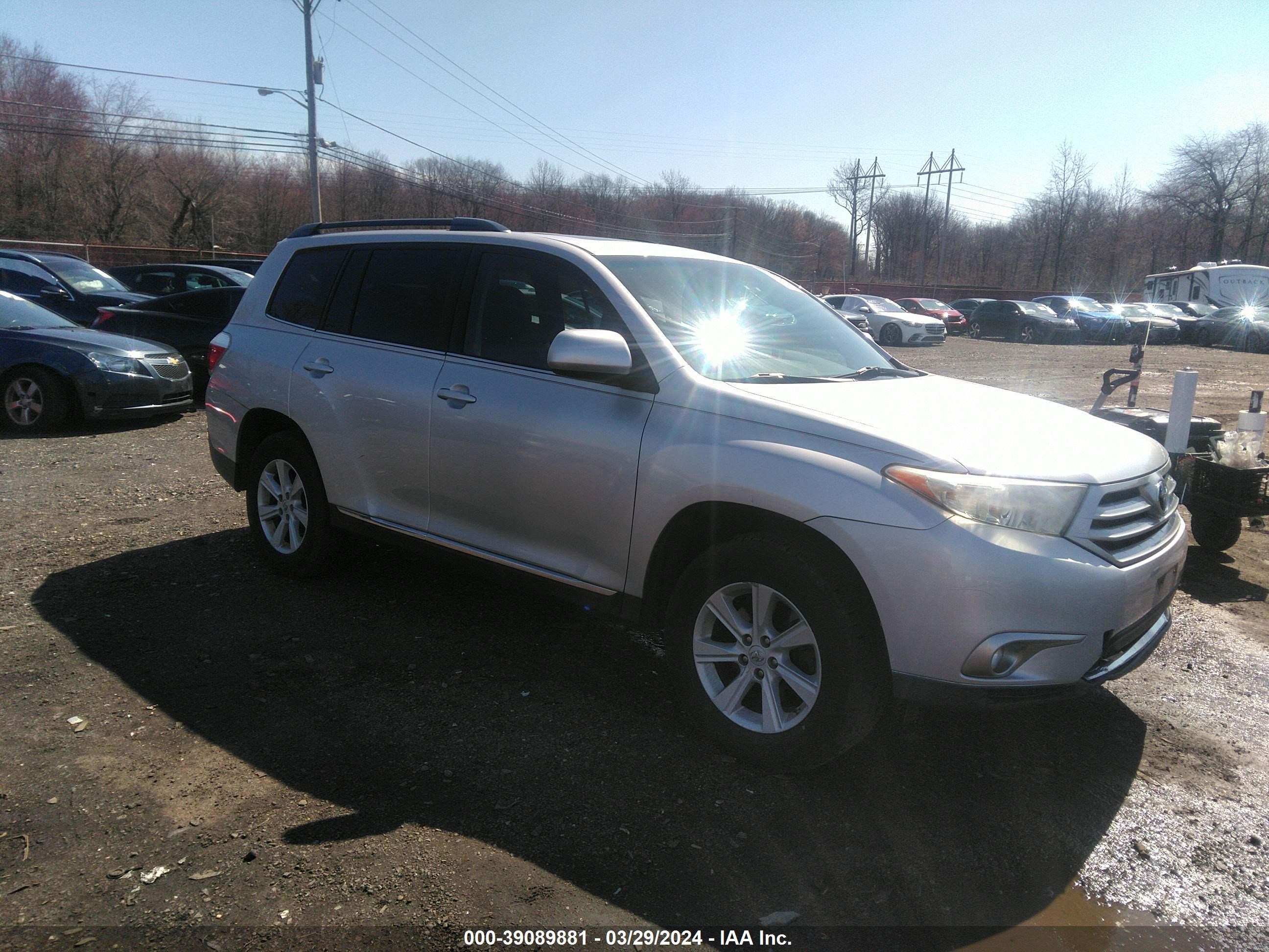 TOYOTA HIGHLANDER 2011 5tdbk3eh5bs074064