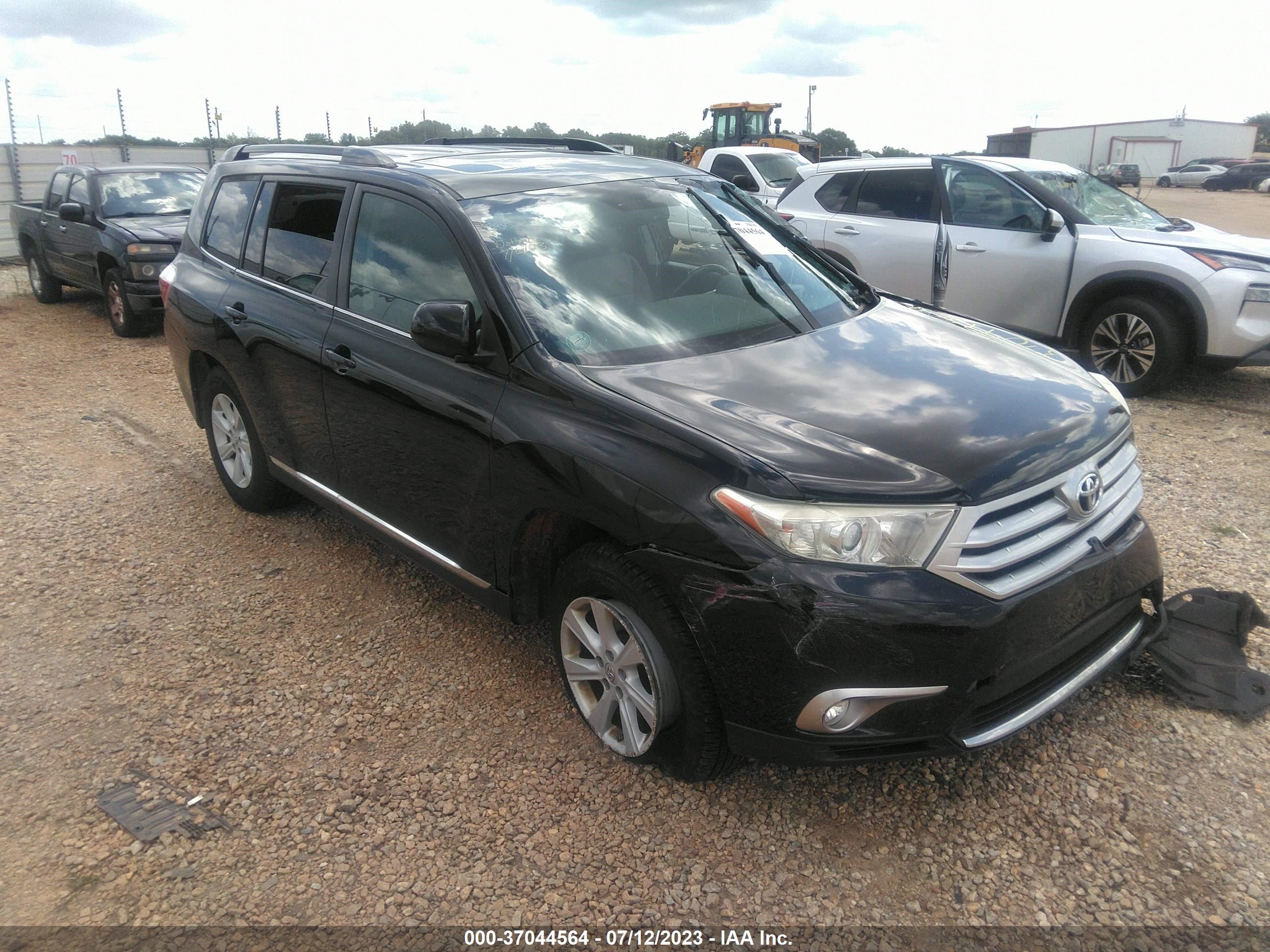 TOYOTA HIGHLANDER 2013 5tdbk3eh6ds200192