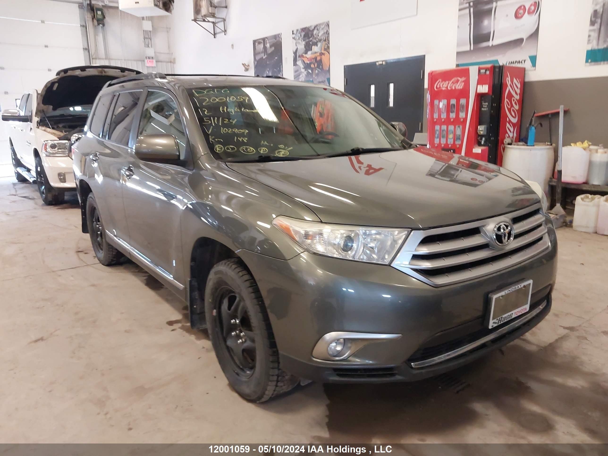 TOYOTA HIGHLANDER 2012 5tdbk3eh8cs102909