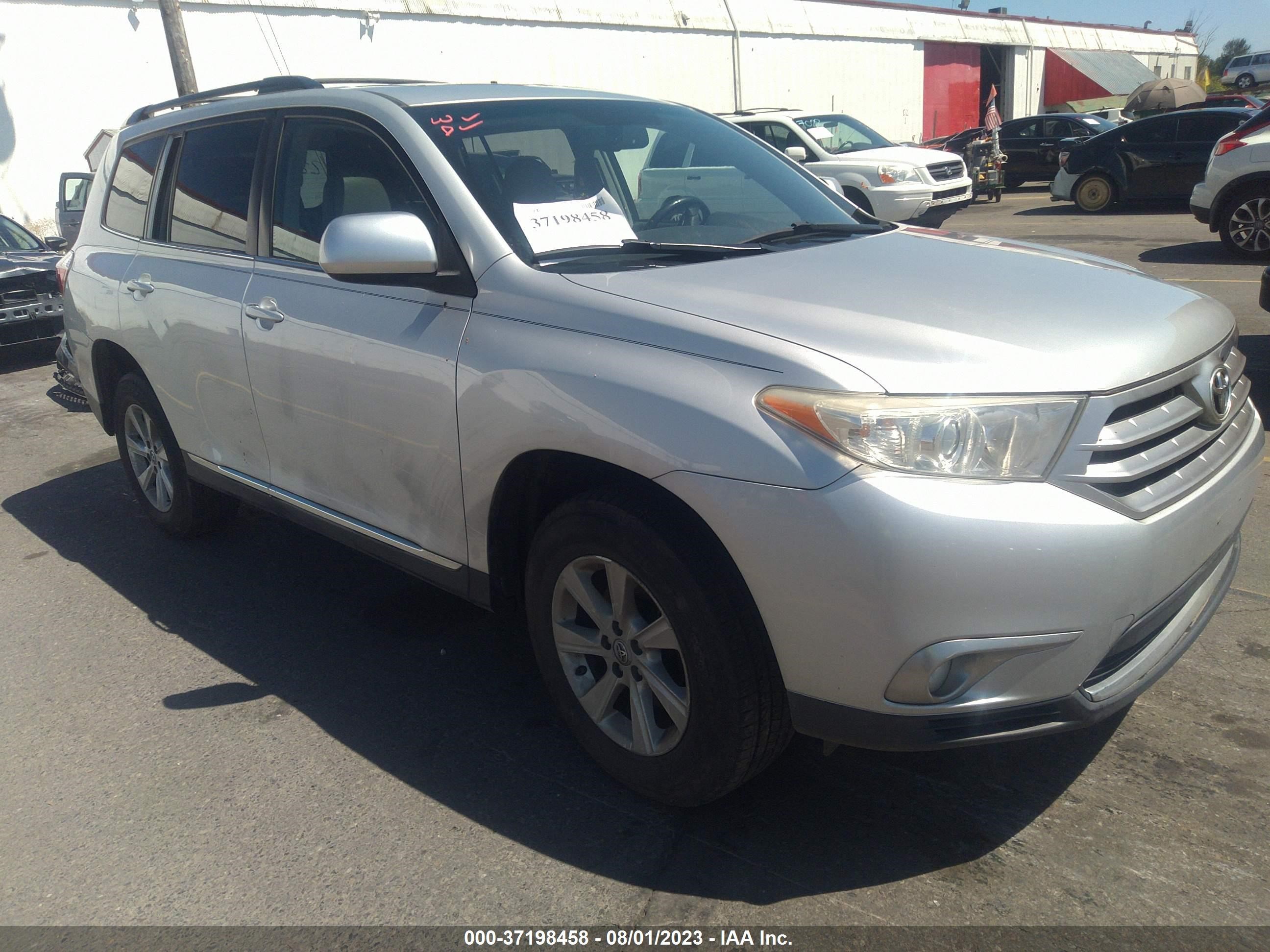 TOYOTA HIGHLANDER 2012 5tdbk3eh8cs139345