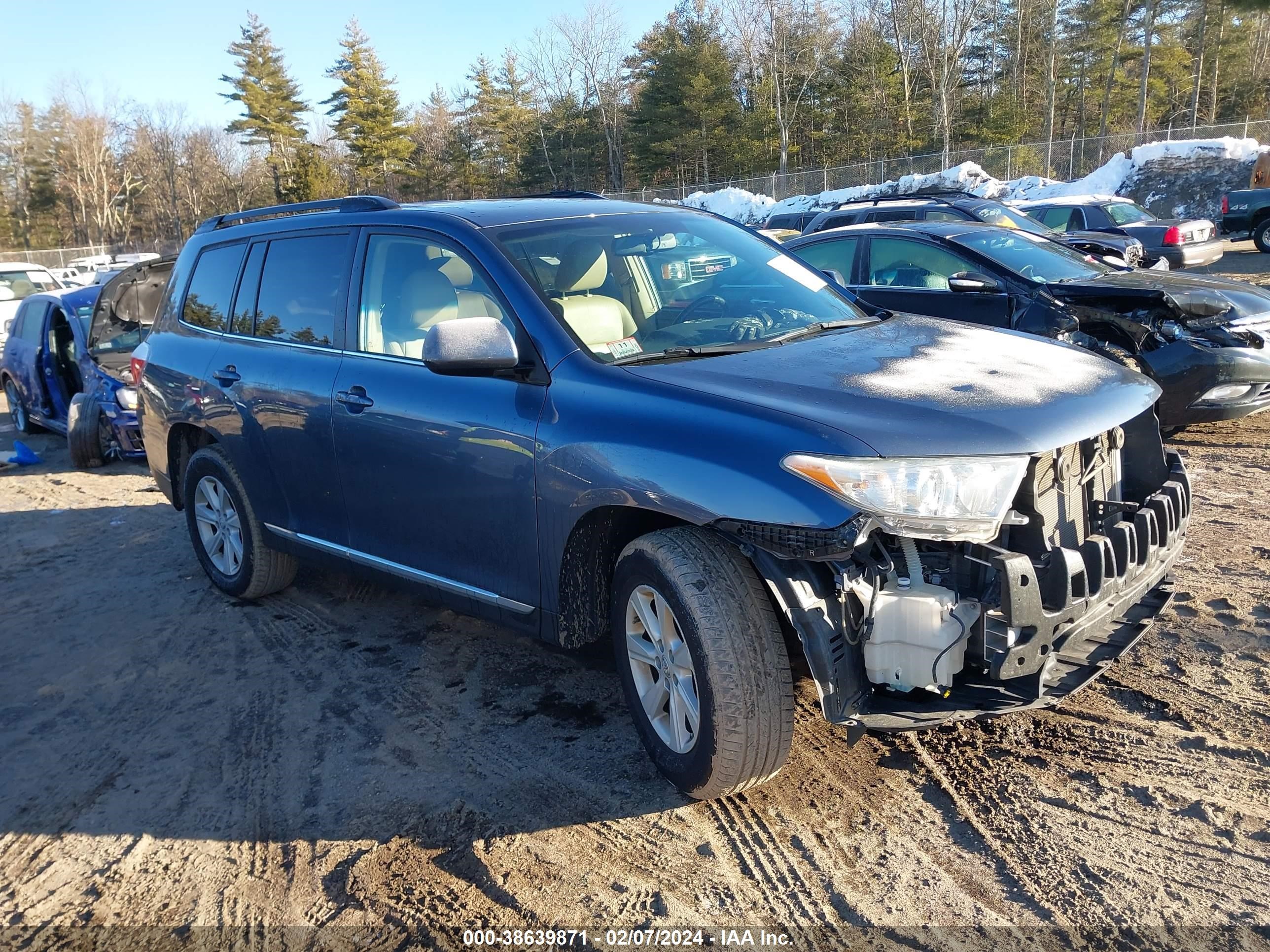 TOYOTA HIGHLANDER 2013 5tdbk3eh8ds212537