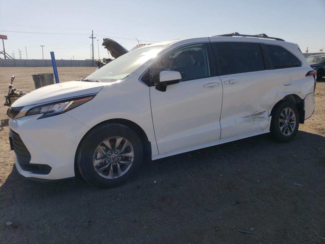 TOYOTA SIENNA 2023 5tdbskfc5ps076806