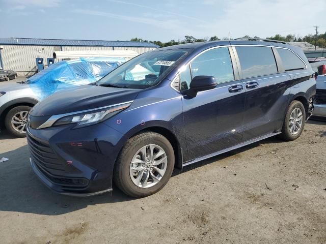 TOYOTA SIENNA LE 2022 5tdbskfc7ns055436