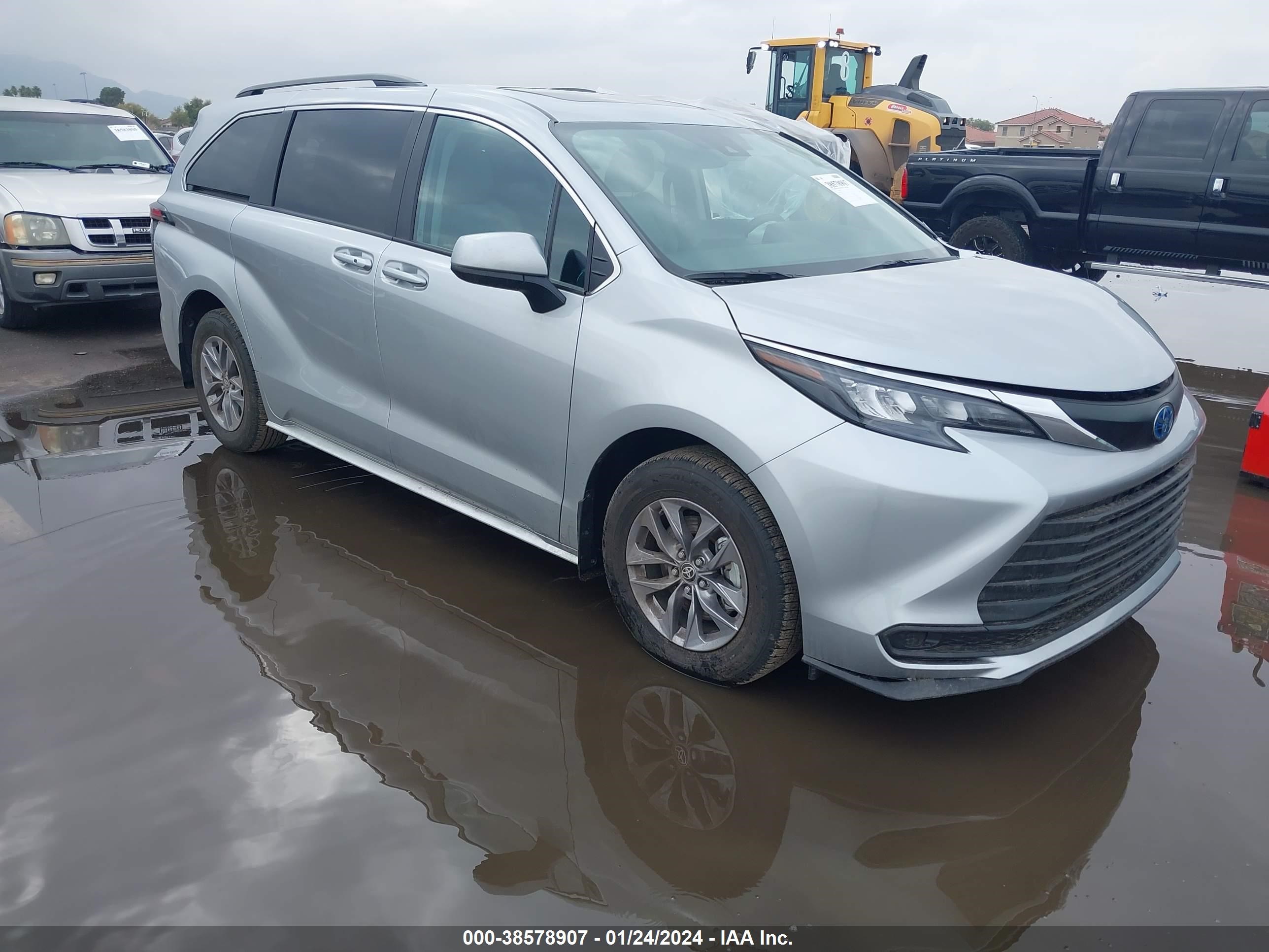 TOYOTA SIENNA 2024 5tdbskfc9rs115559