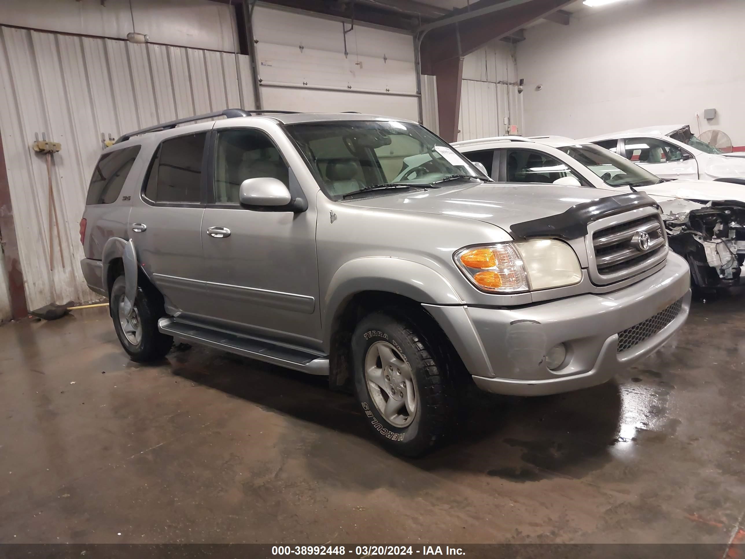 TOYOTA SEQUOIA 2002 5tdbt44a62s097084