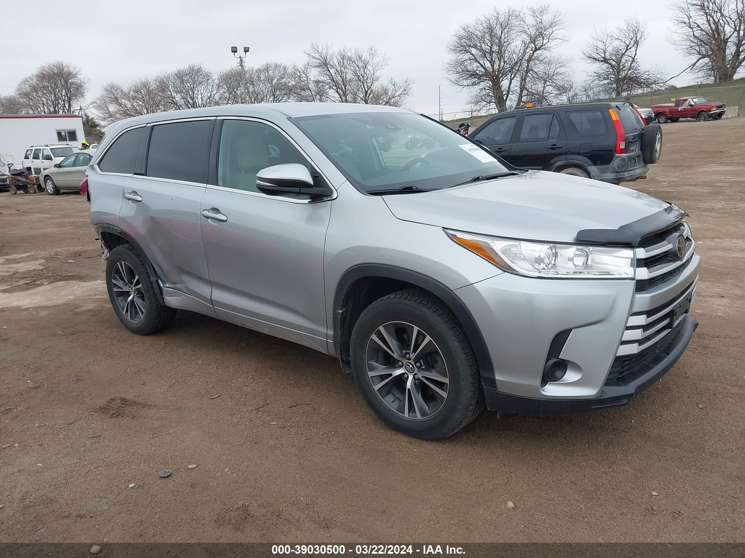 TOYOTA HIGHLANDER 2018 5tdbzrfh2js805383