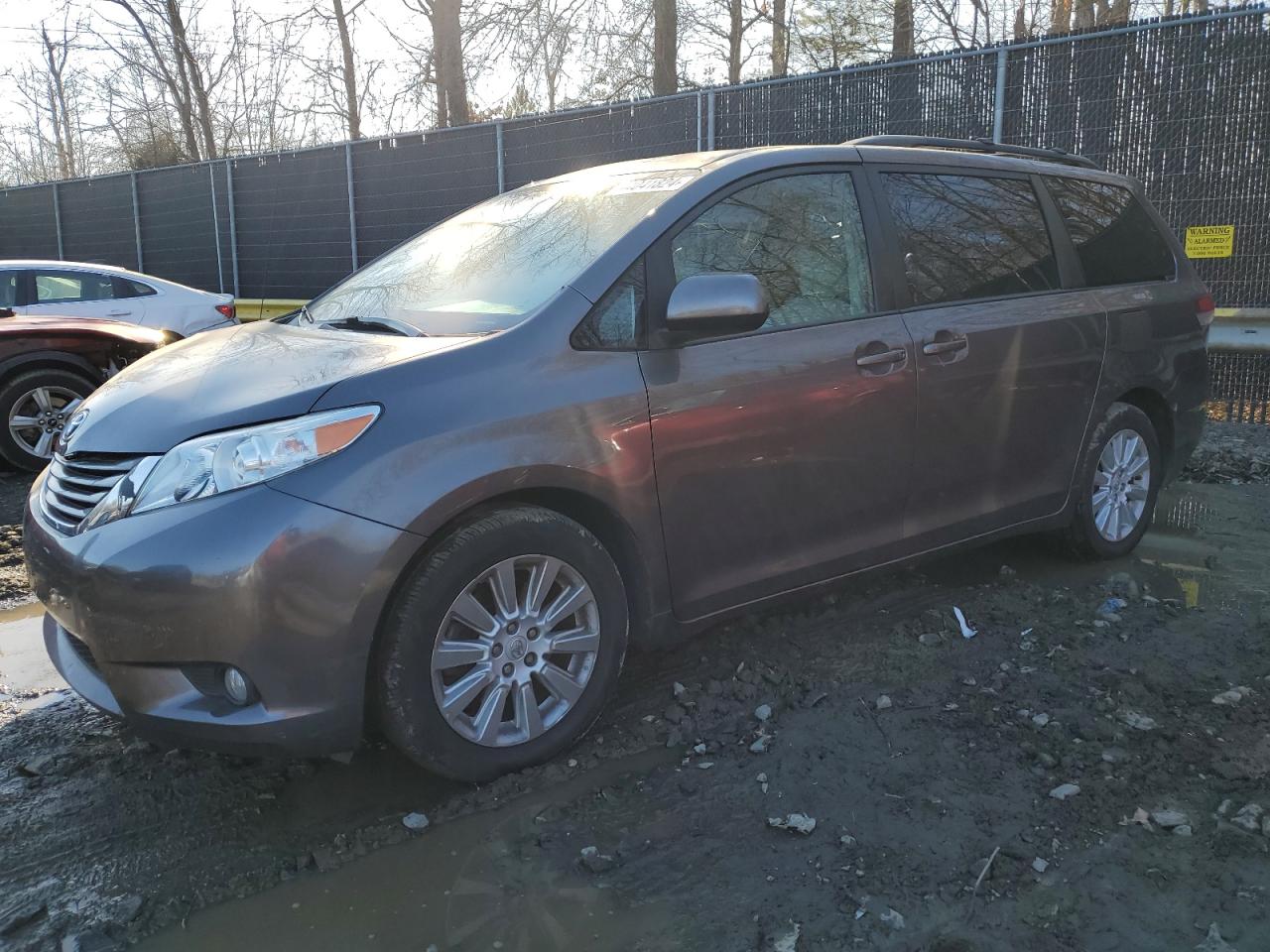 TOYOTA SIENNA 2013 5tddk3dc2ds069759