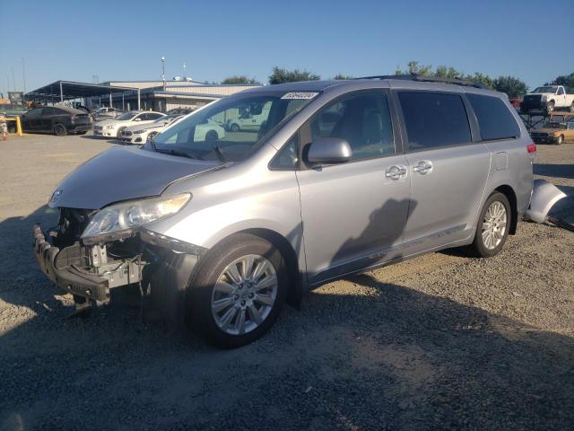 TOYOTA SIENNA XLE 2013 5tddk3dc4ds051232