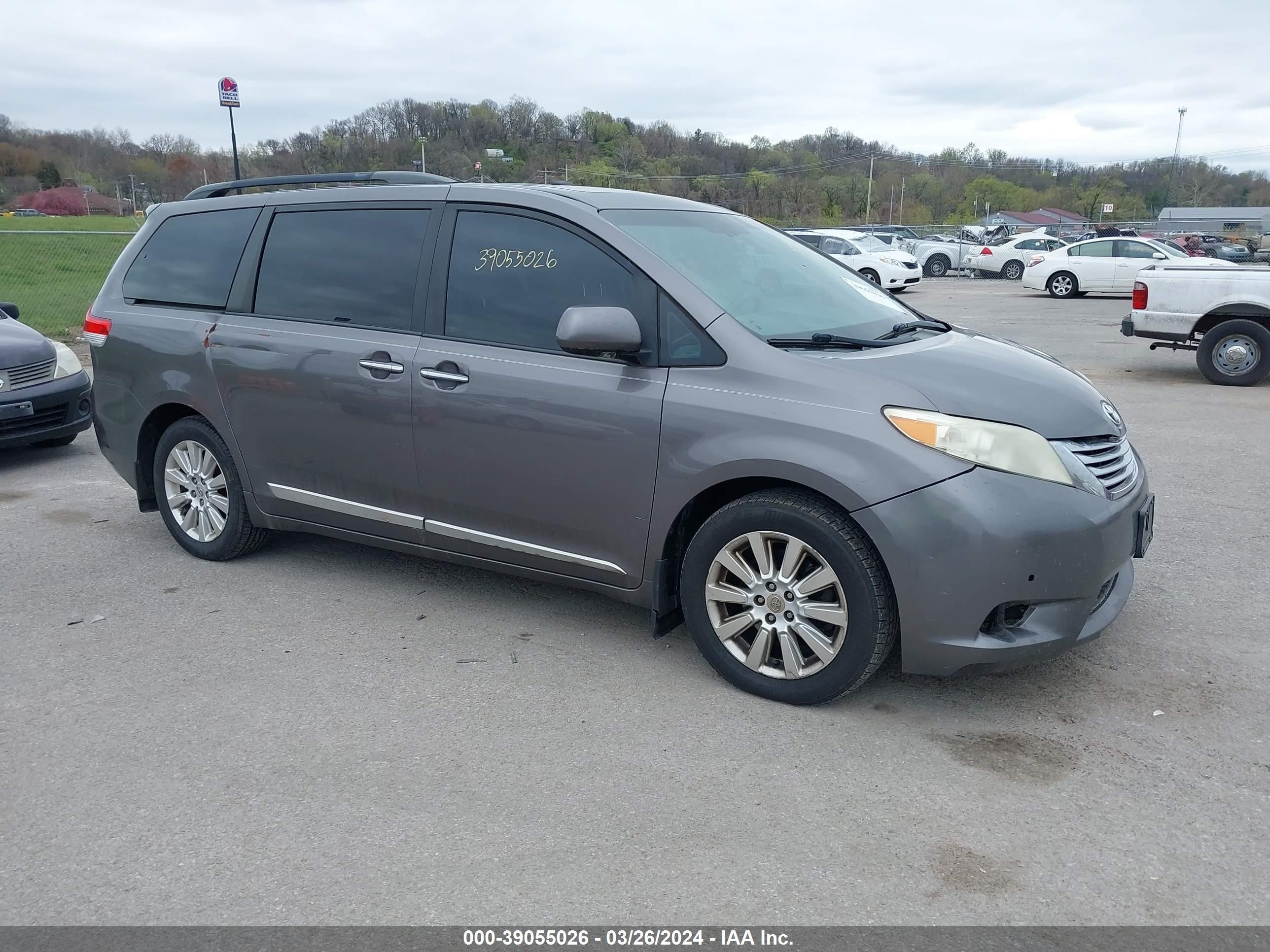 TOYOTA SIENNA 2011 5tddk3dc5bs023193