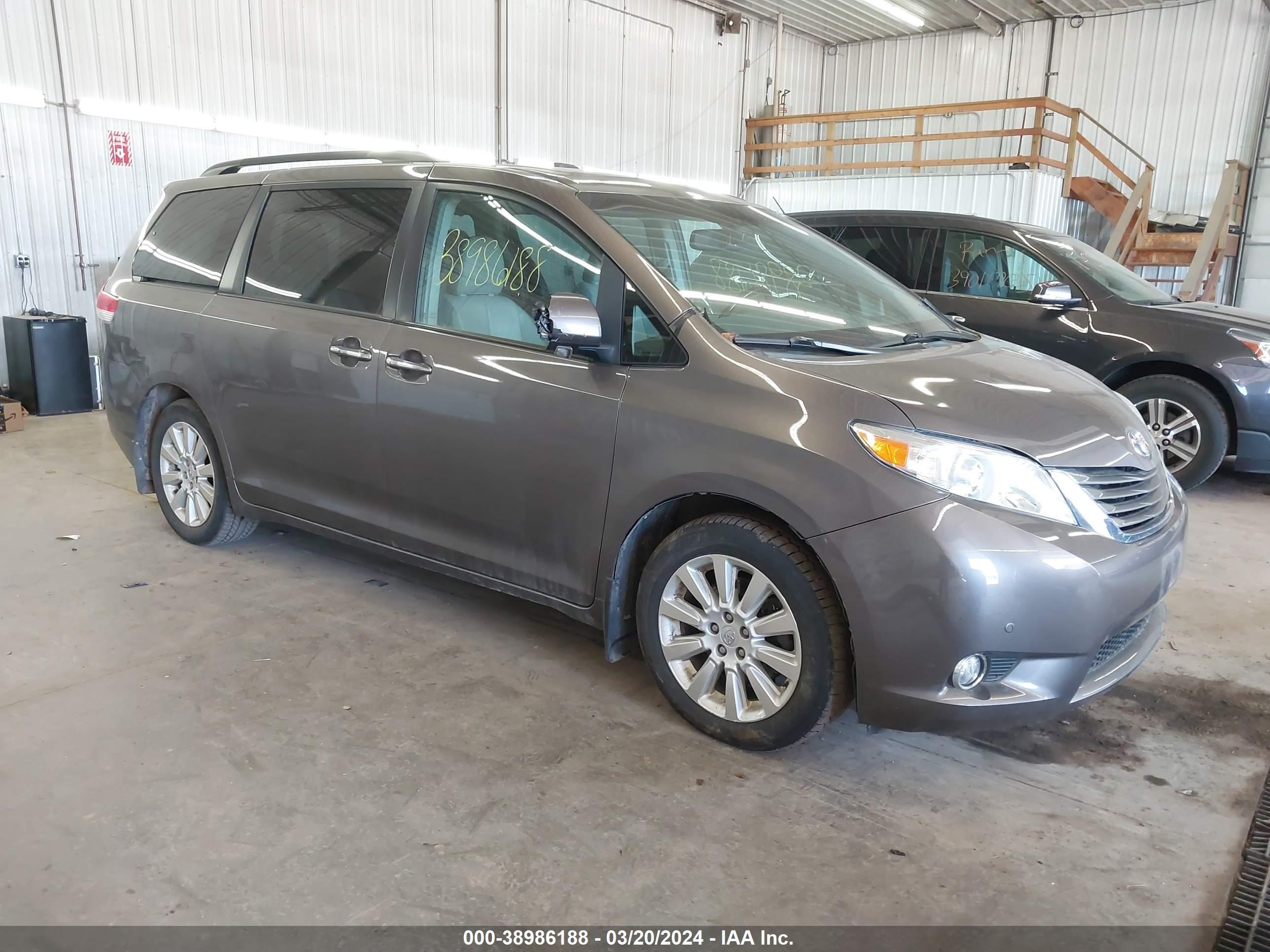 TOYOTA SIENNA 2014 5tddk3dc5es074665