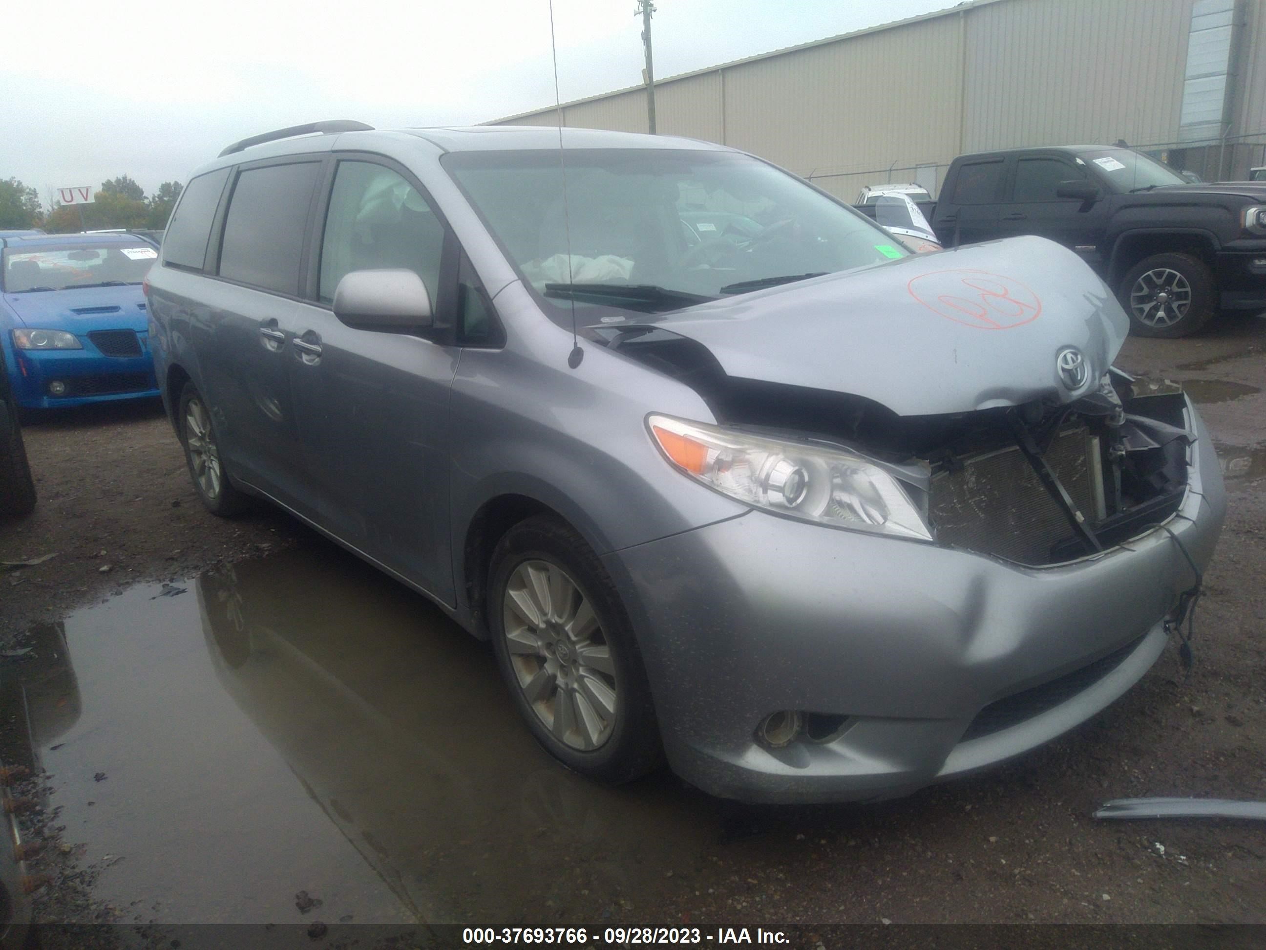 TOYOTA SIENNA 2014 5tddk3dc5es086119