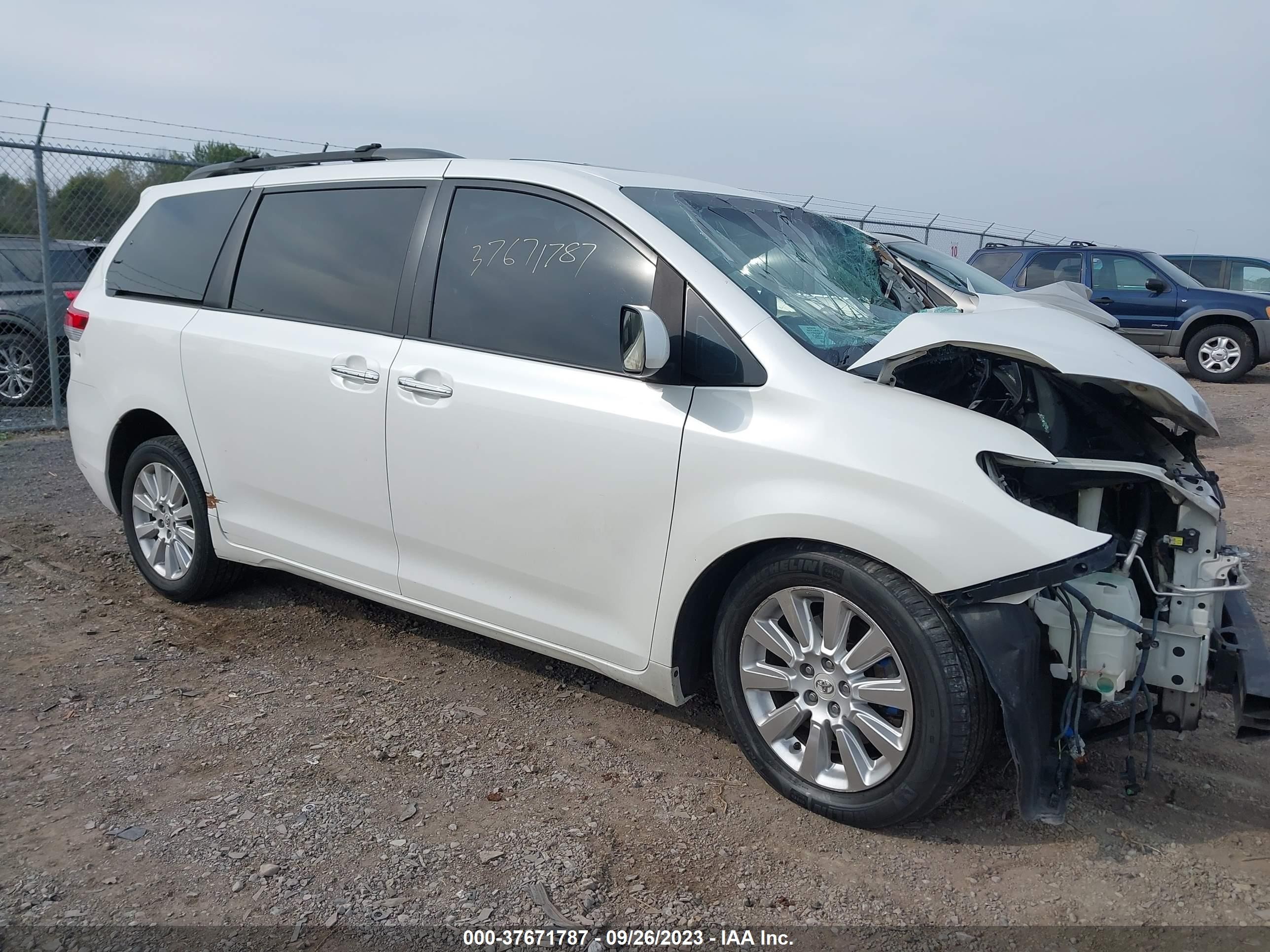 TOYOTA SIENNA 2011 5tddk3dc6bs009531