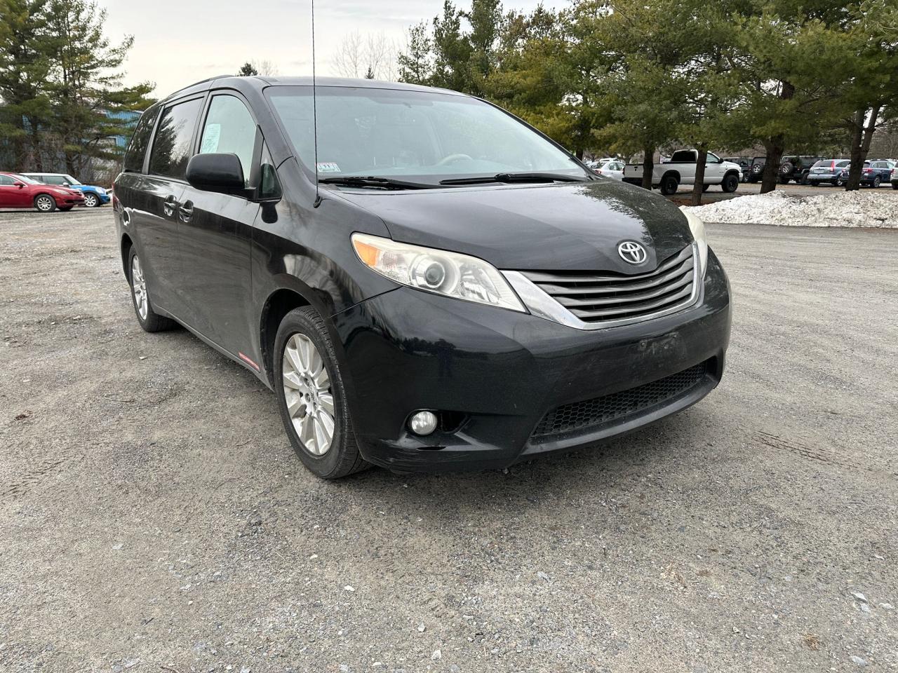 TOYOTA SIENNA 2011 5tddk3dc7bs004399