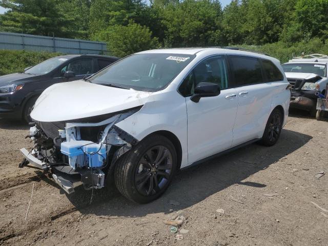 TOYOTA SIENNA XSE 2024 5tddrkec8rs200852