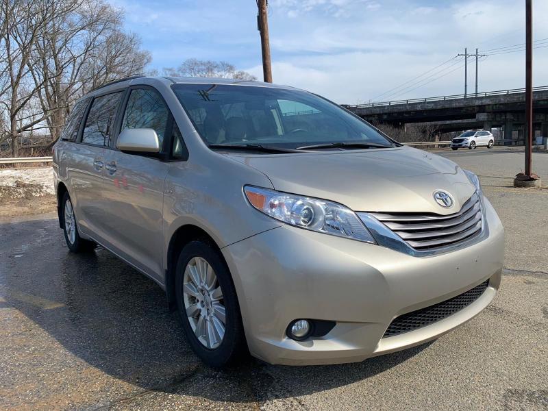 TOYOTA SIENNA XLE 2017 5tddz3dc5hs166603