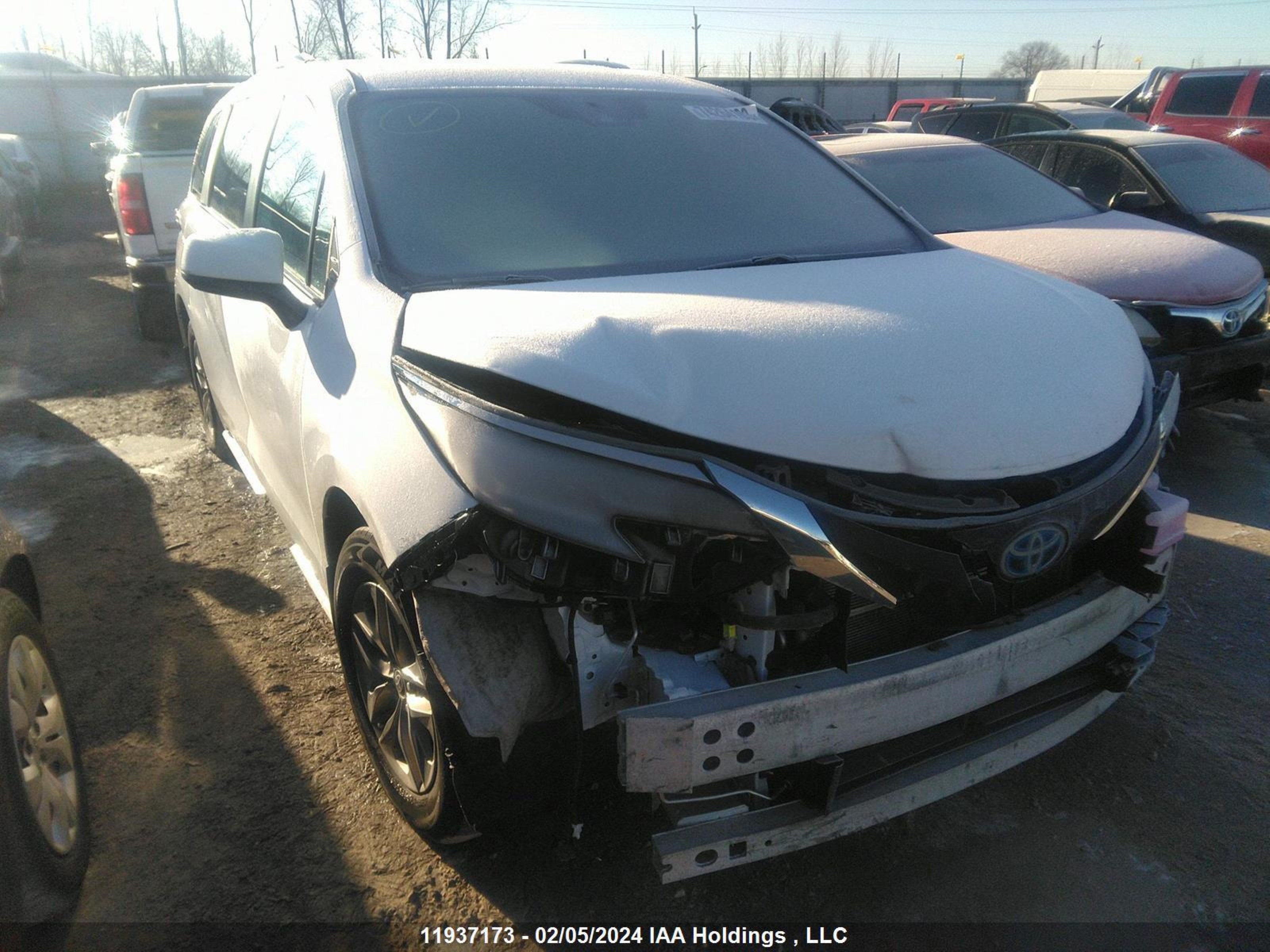 TOYOTA SIENNA 2022 5tdgrkec3ns084550