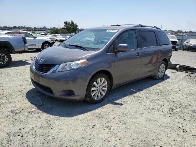 TOYOTA SIENNA LE 2013 5tdjk3dc0ds050565