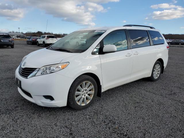 TOYOTA SIENNA LE 2013 5tdjk3dc0ds068368