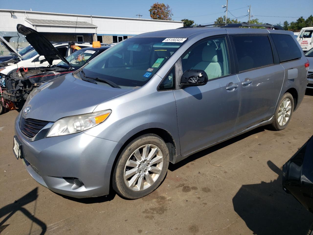 TOYOTA SIENNA 2011 5tdjk3dc2bs018262