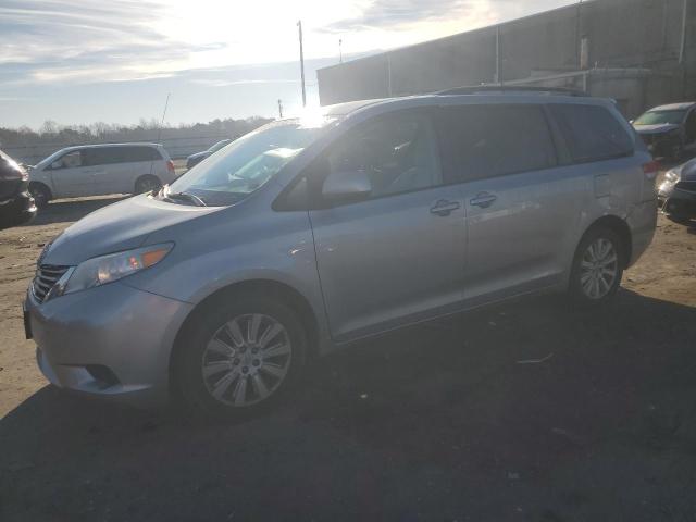 TOYOTA SIENNA LE 2012 5tdjk3dc2cs042997