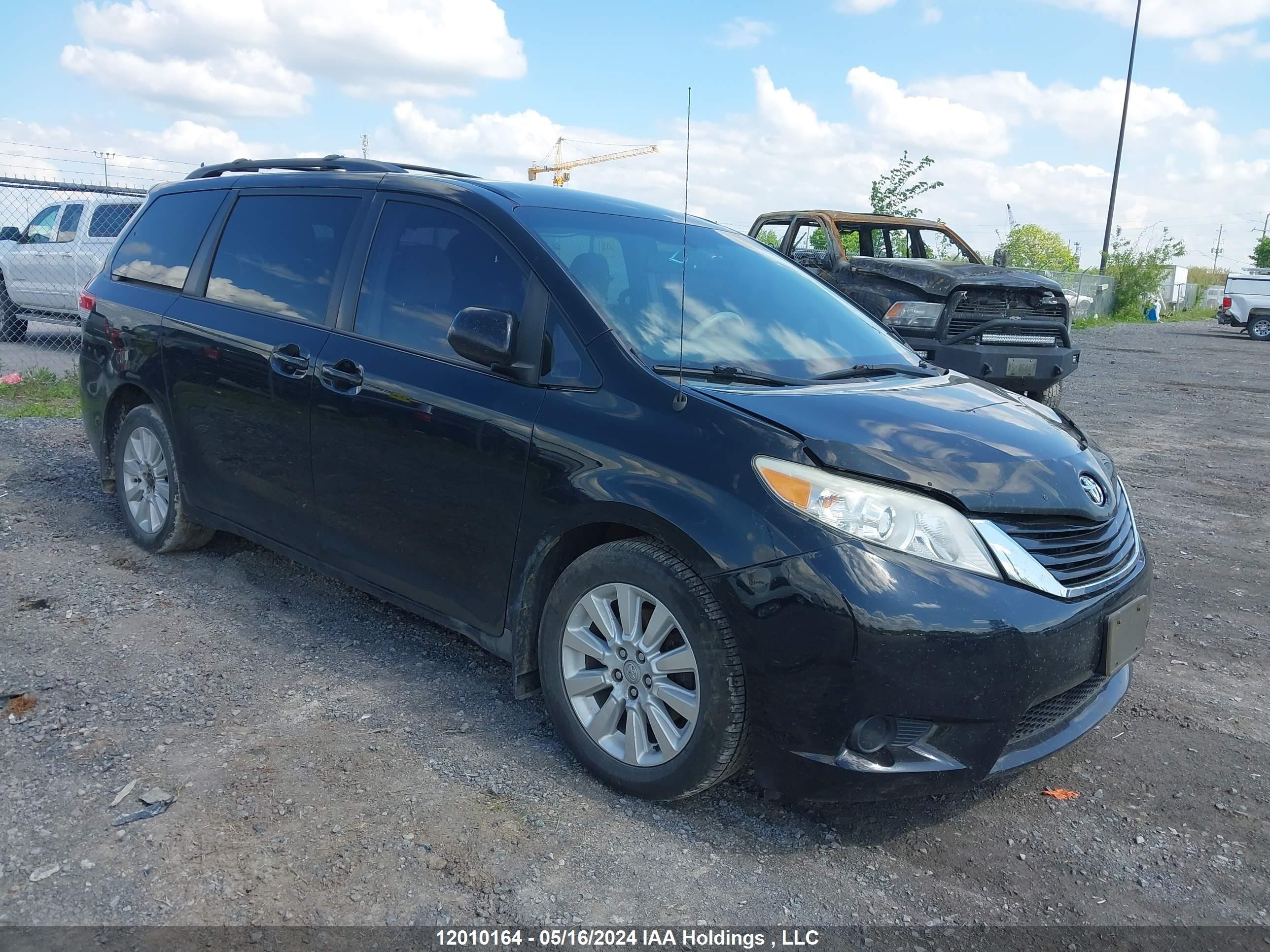 TOYOTA SIENNA 2013 5tdjk3dc3ds062354