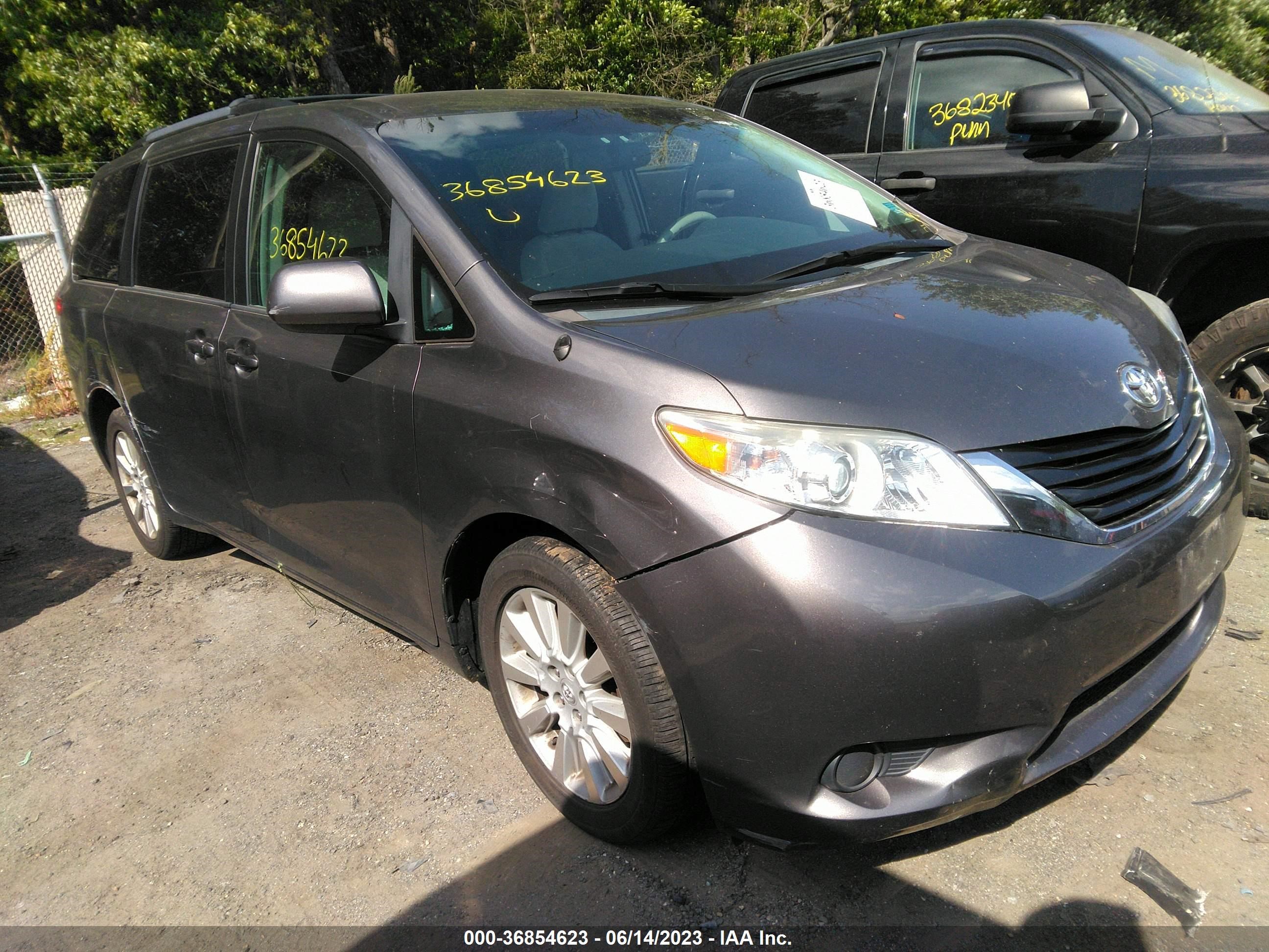 TOYOTA SIENNA 2013 5tdjk3dc4ds059768