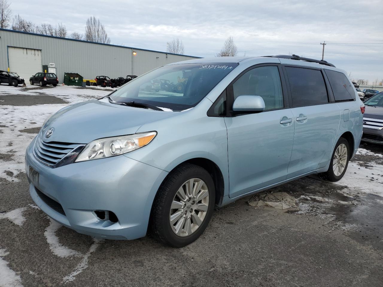 TOYOTA SIENNA 2015 5tdjk3dc5fs104414