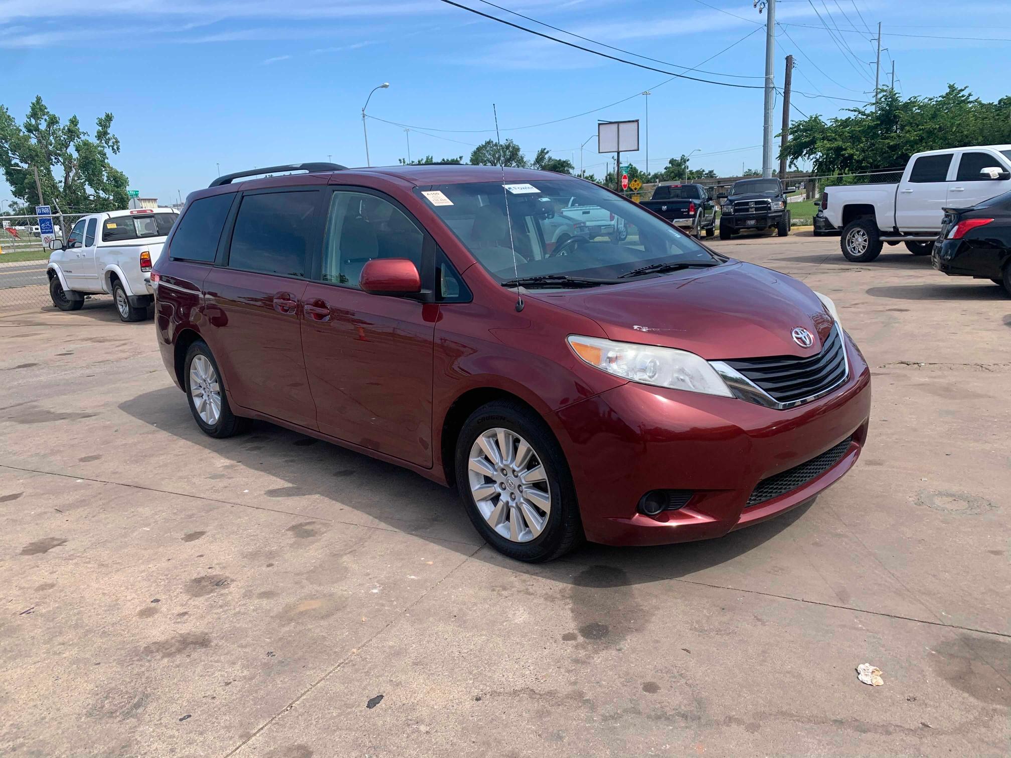 TOYOTA SIENNA LE 2014 5tdjk3dc6es078646