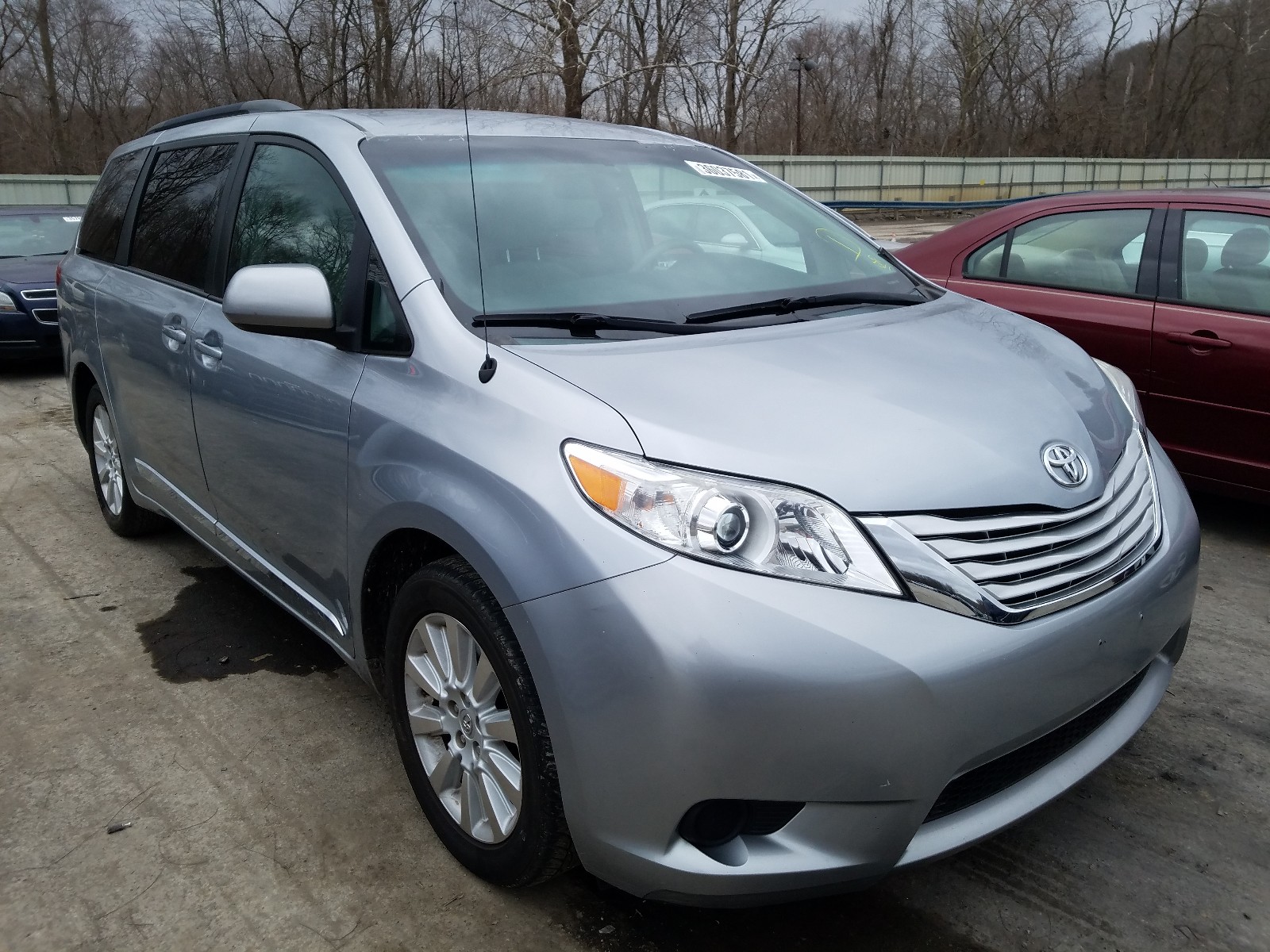 TOYOTA SIENNA LE 2014 5tdjk3dc6es090649