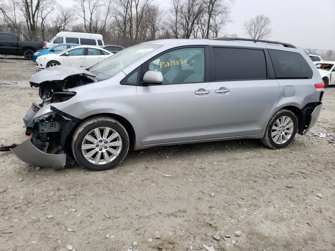 TOYOTA SIENNA 2011 5tdjk3dc7bs013364