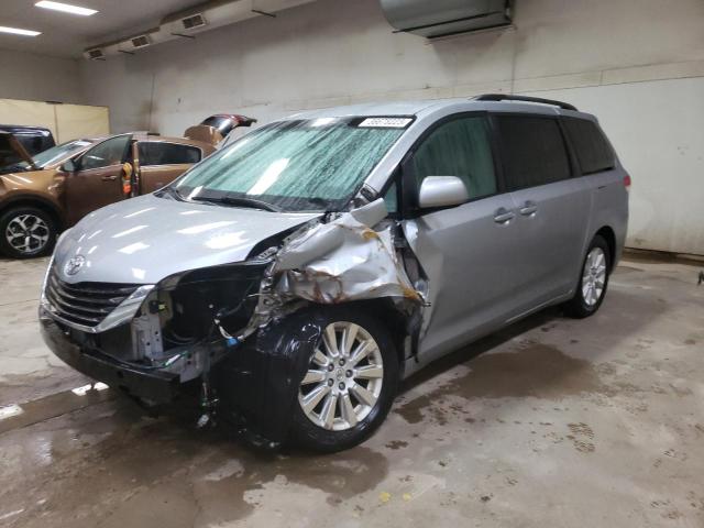 TOYOTA SIENNA LE 2013 5tdjk3dc7ds066844