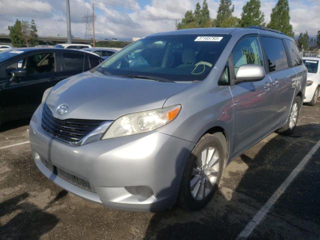 TOYOTA SIENNA LE 2014 5tdjk3dc9es075000