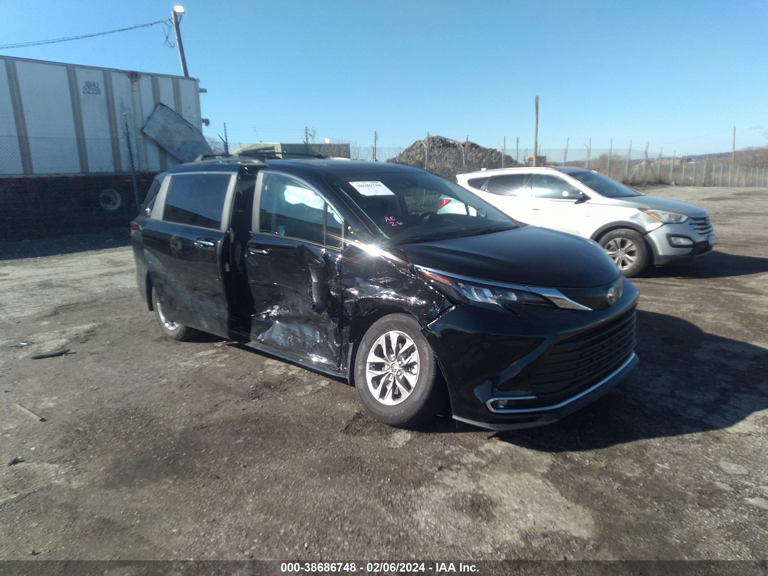 TOYOTA SIENNA 2024 5tdjrkec1rs184674