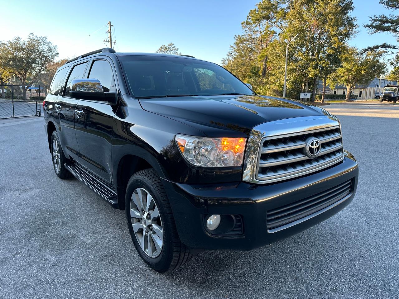 TOYOTA SEQUOIA 2017 5tdjw5g13hs151261