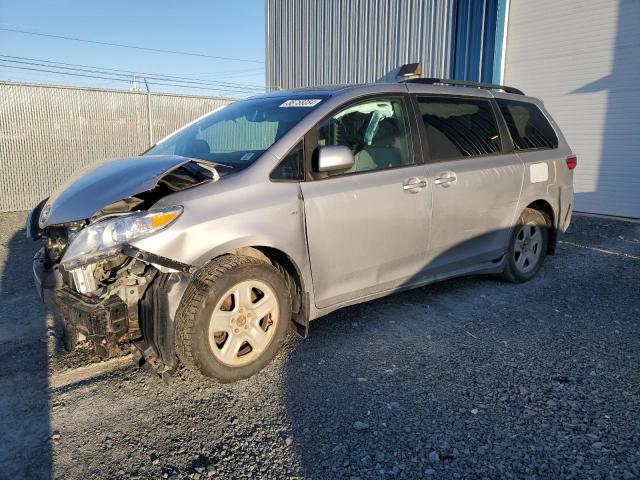 TOYOTA SIENNA LE 2017 5tdjz3dc9hs160662