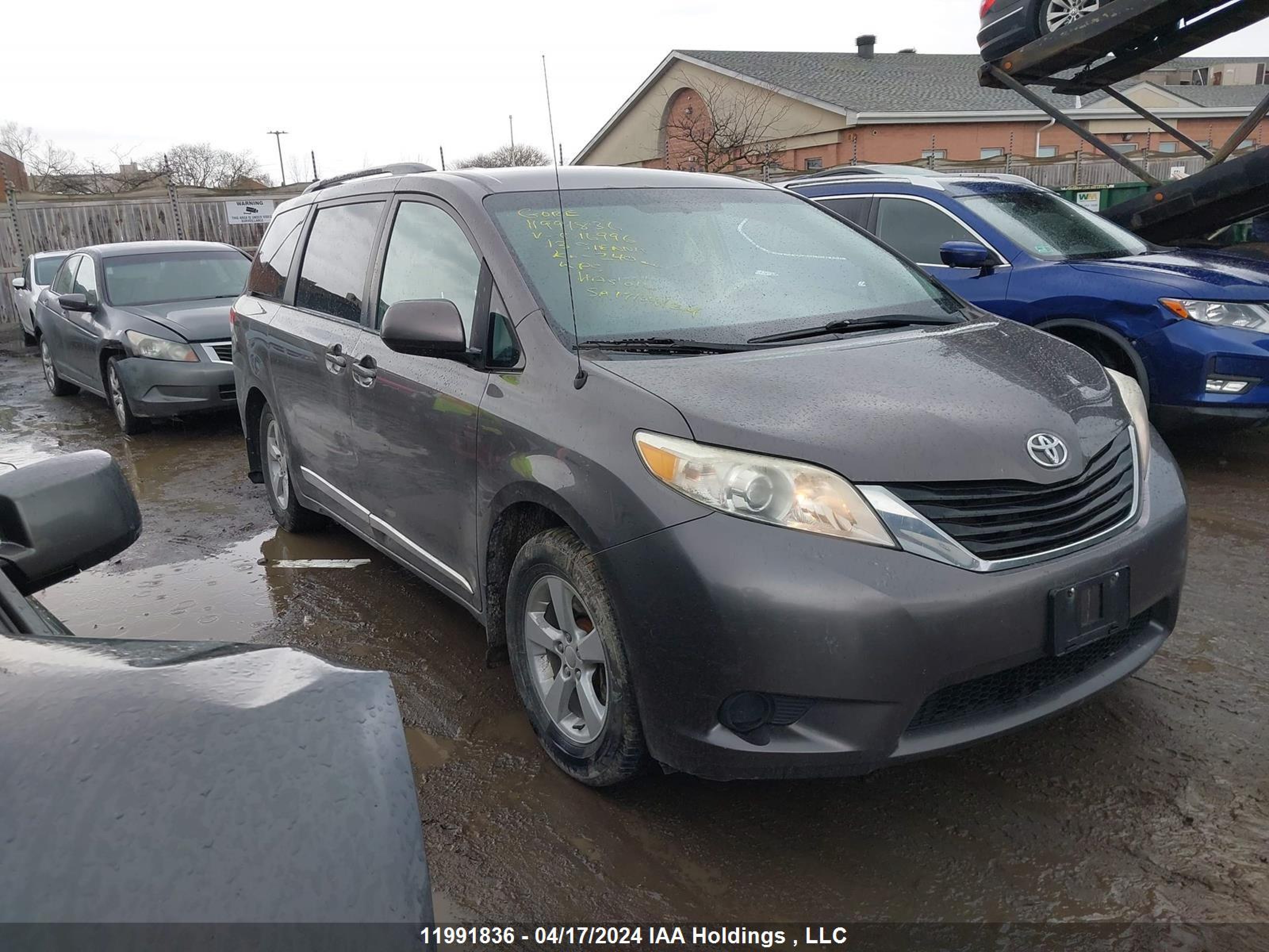 TOYOTA SIENNA 2013 5tdka3dc1ds016996