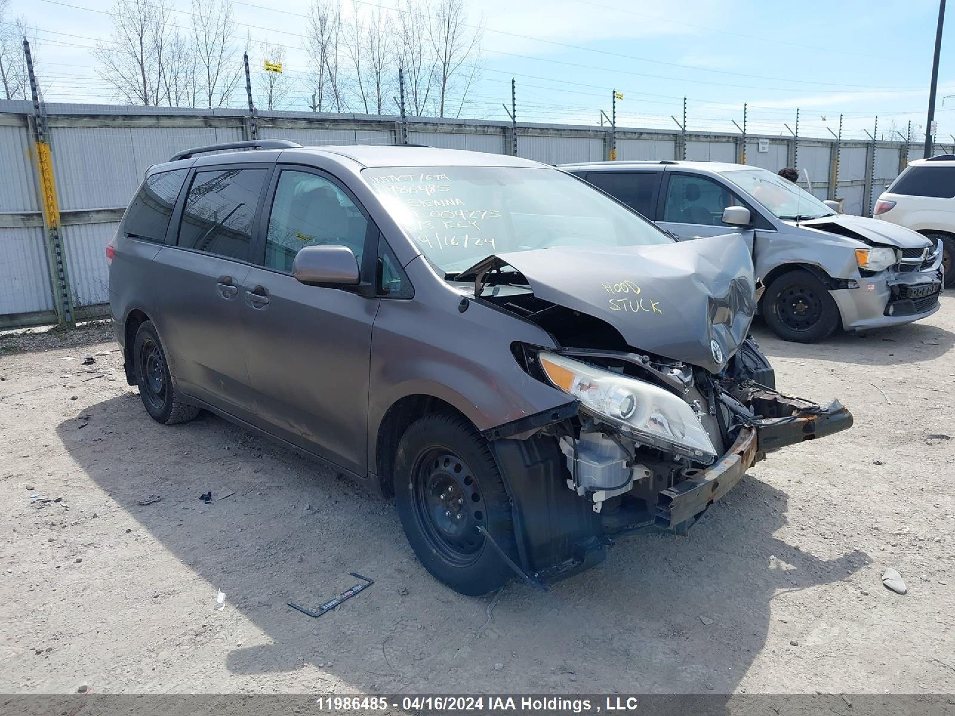 TOYOTA SIENNA 2011 5tdka3dc4bs004273